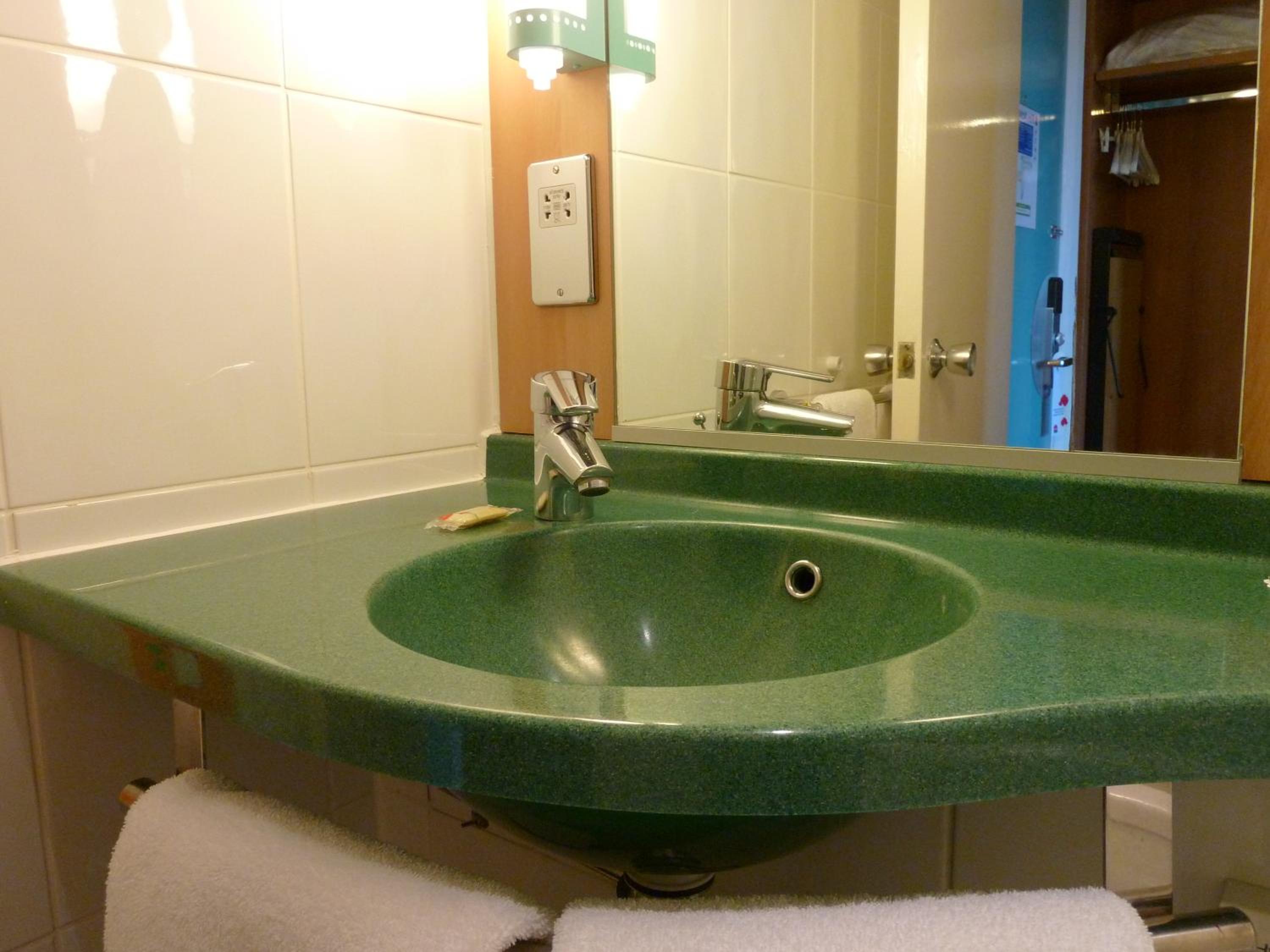 Standard Double Room - Photo 2
