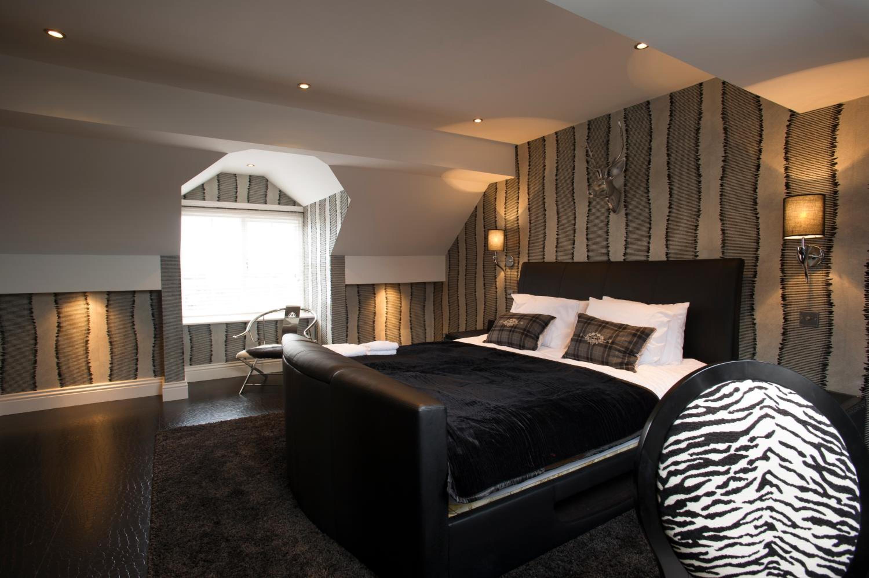 Superior Luxury Sutie - The Carleton Suite  photo 3