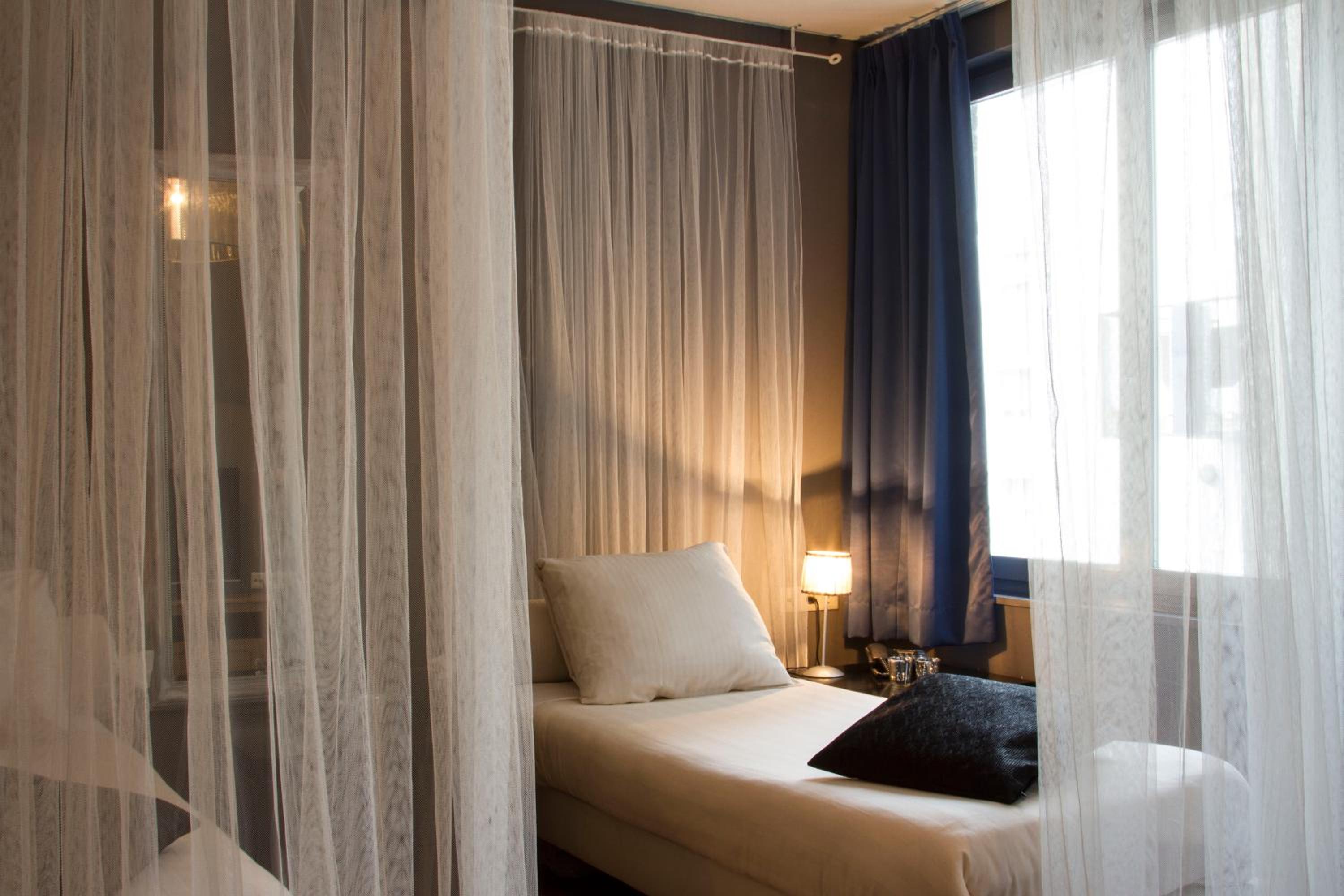 Agadir Twin Room (Private bathroom in hallway) - Photo 9