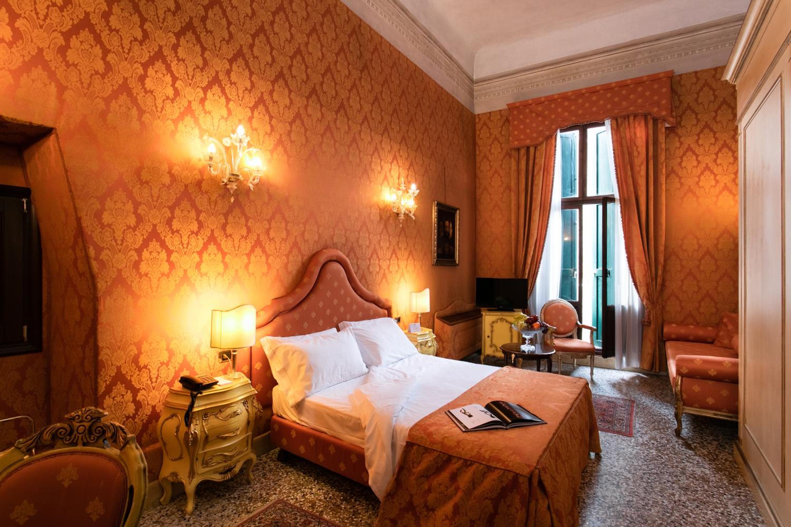 Junior Suite with Canal View photo 1