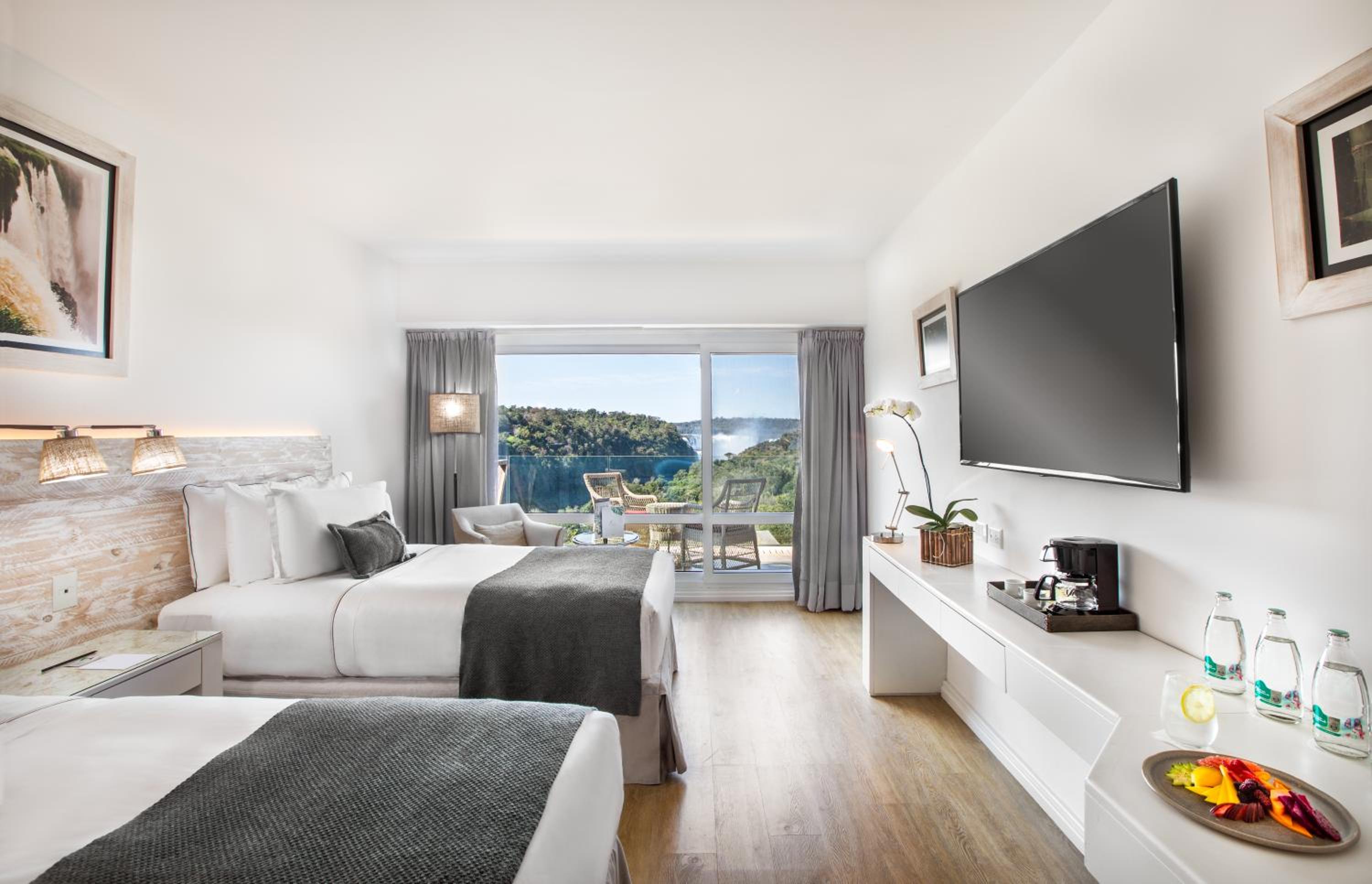 Deluxe Room with Two Single Beds and Waterfall View