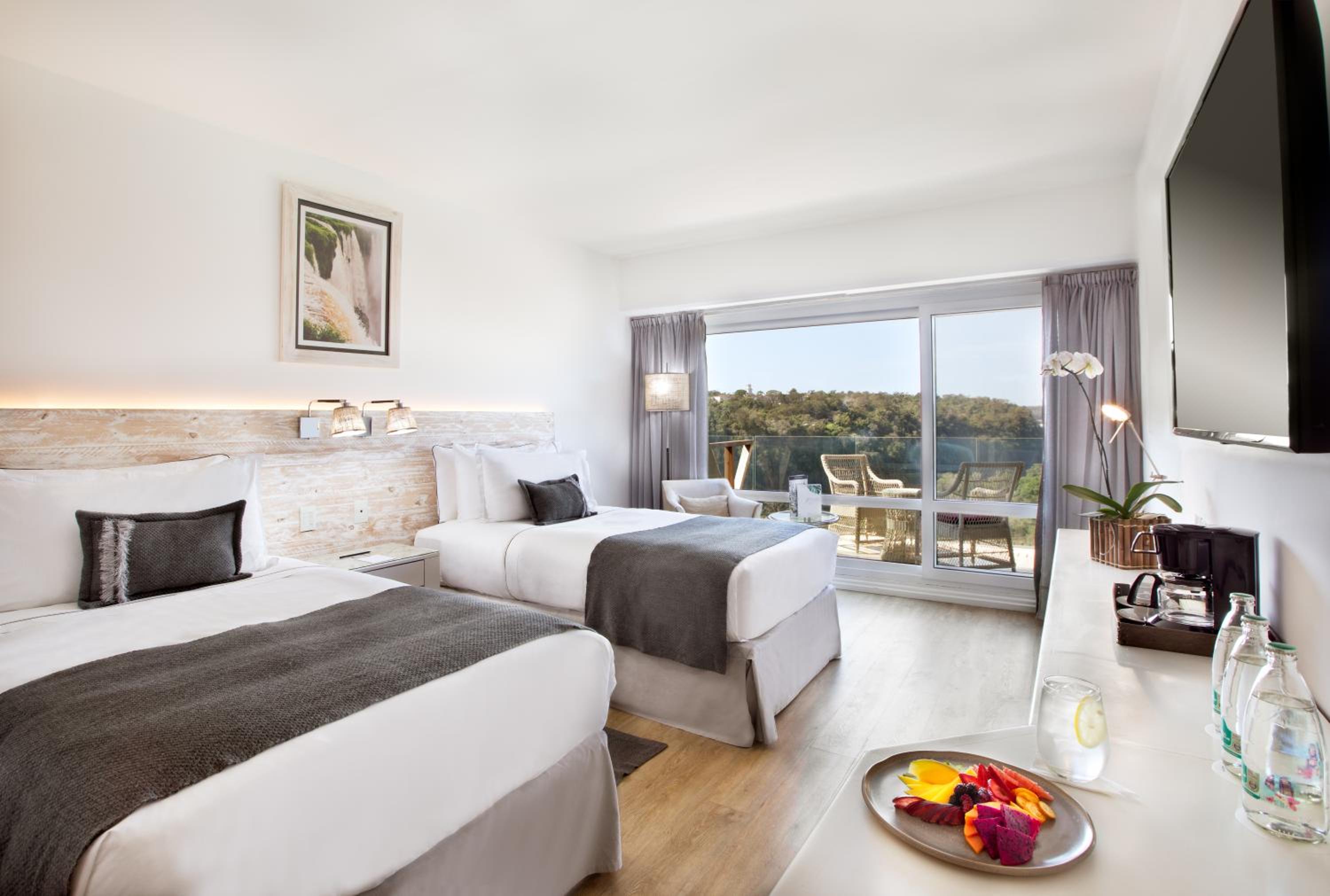 Deluxe Room with Two Single Beds and Waterfall View