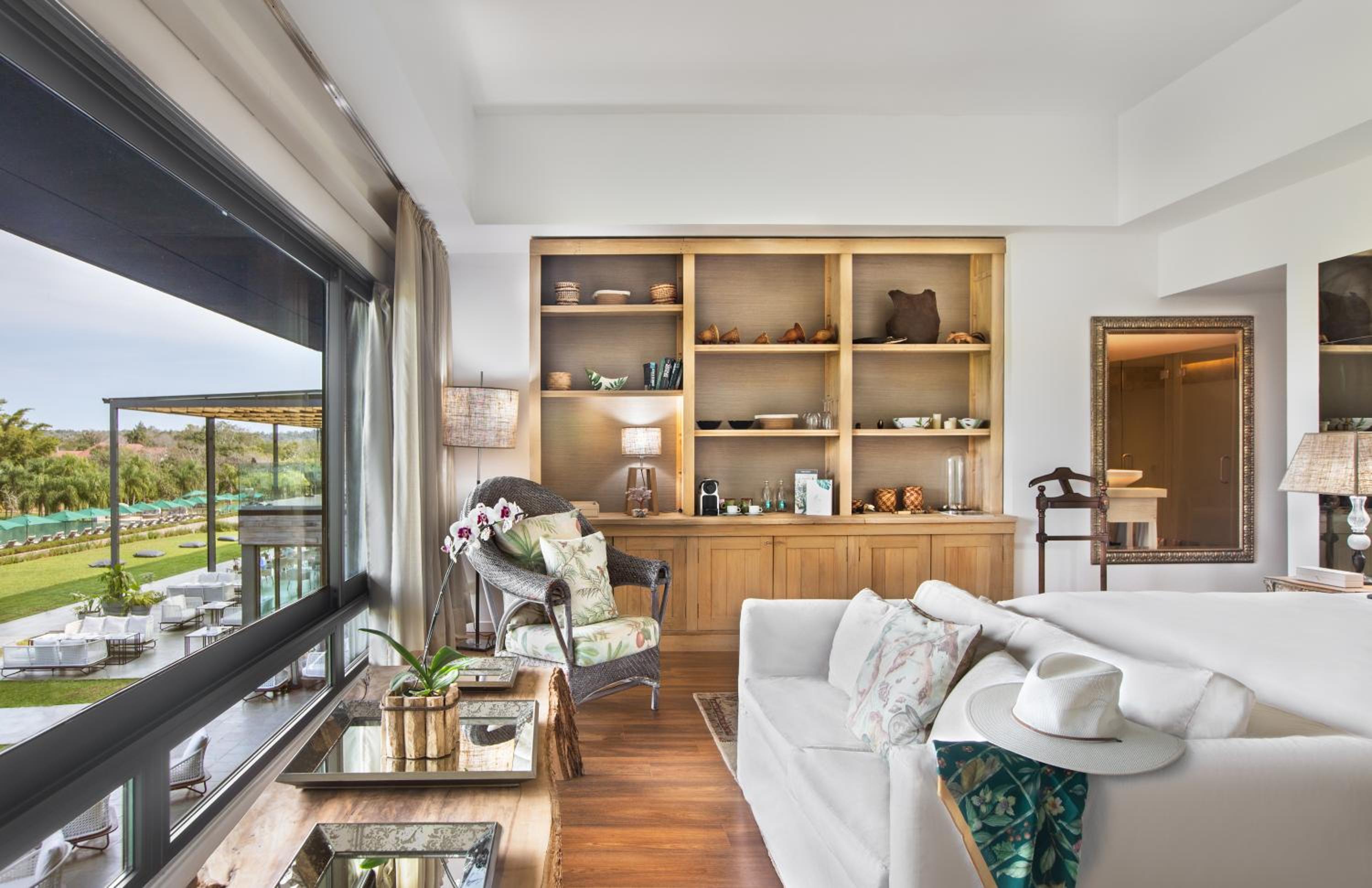 Grand Suite Red Level with Waterfall View