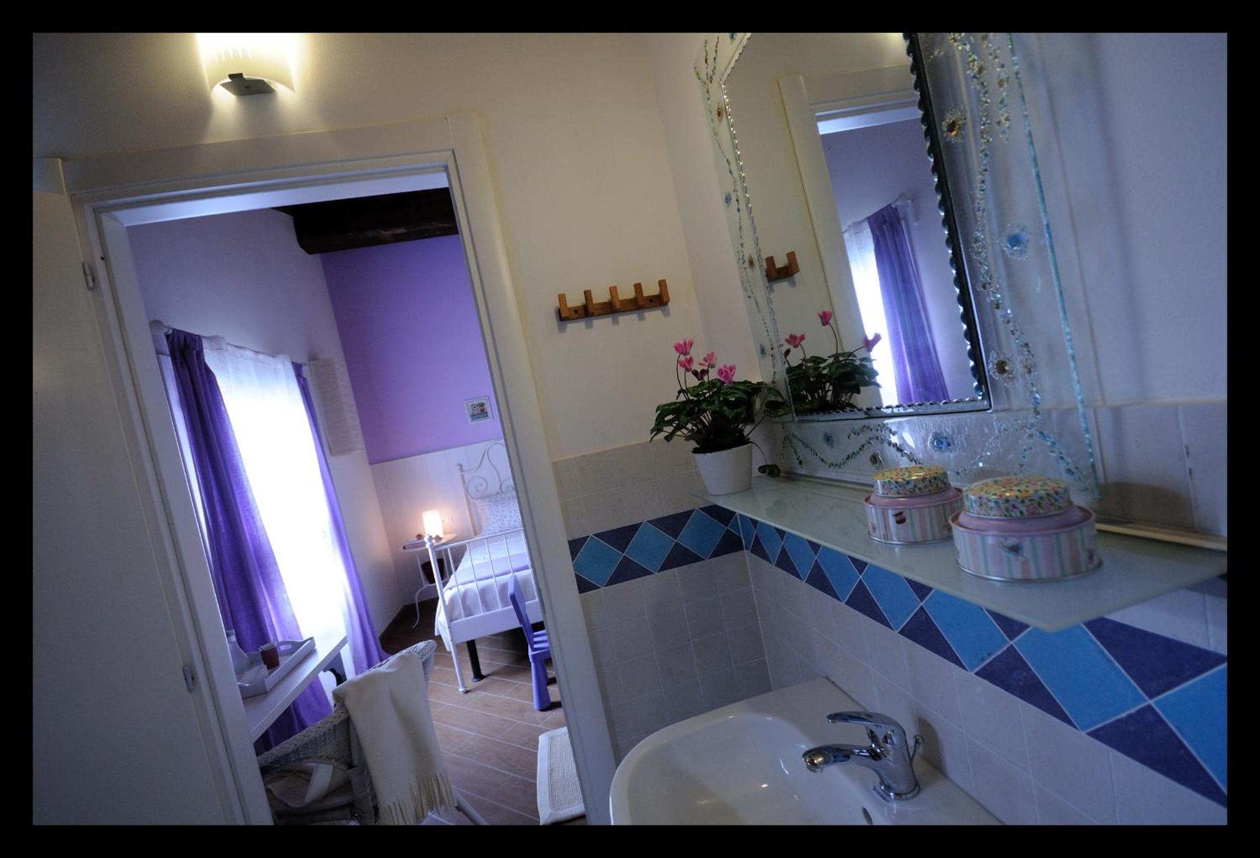 Double Room - Photo 12