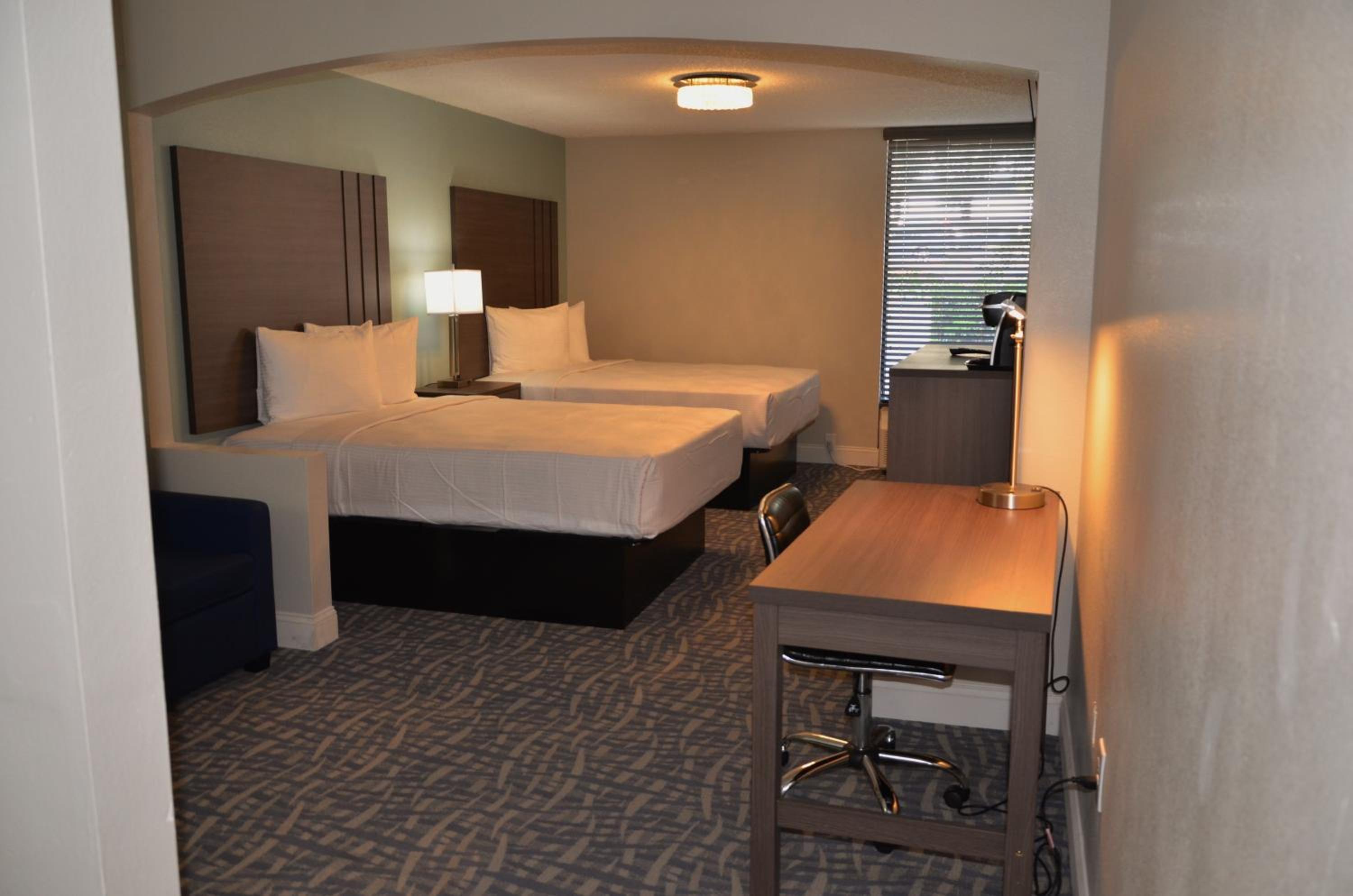 Executive Two Queens Renovated