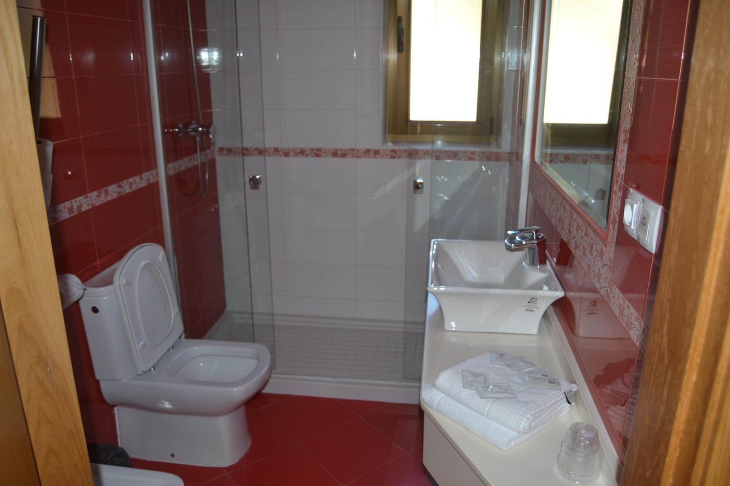 Double Room - Photo 6