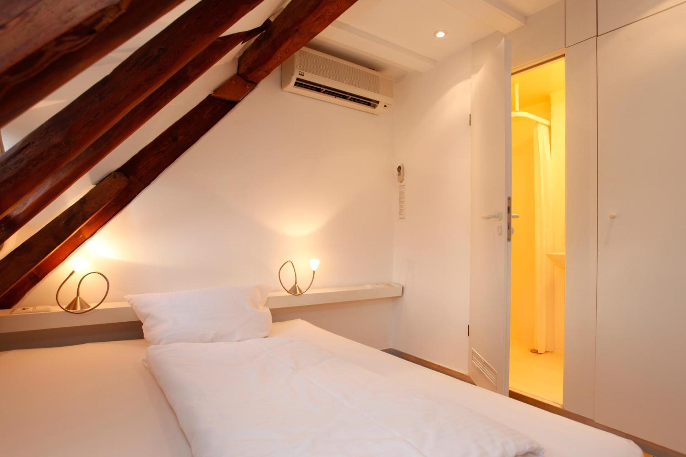 Small Double Room photo 1