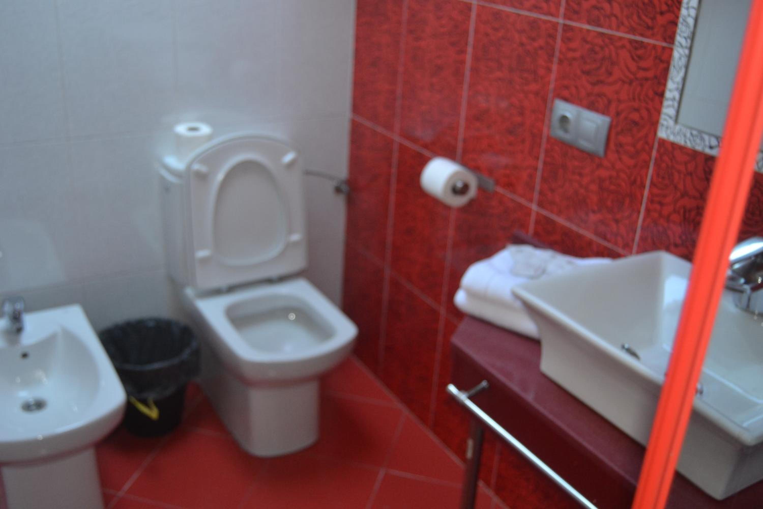 Twin Room - Photo 2