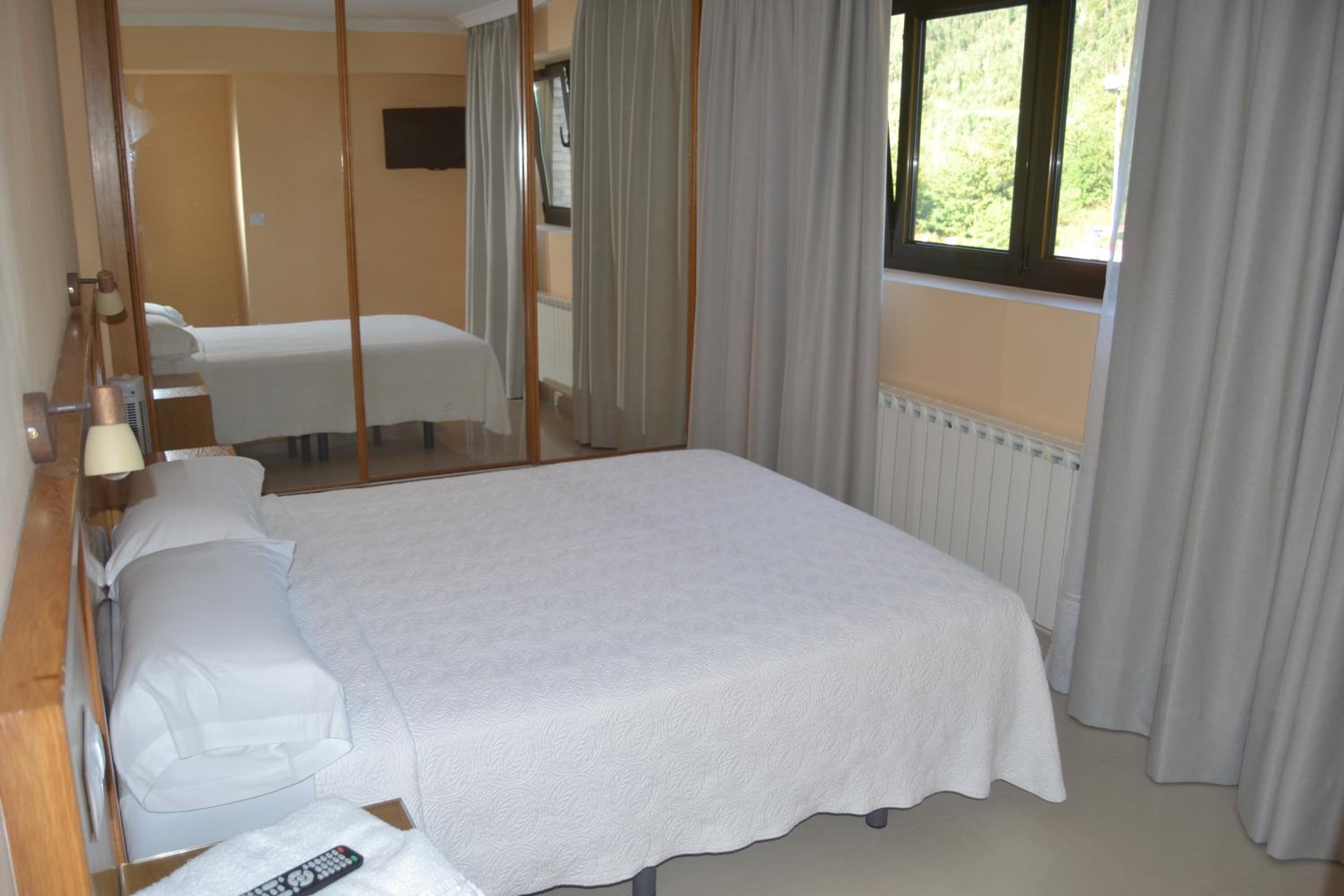 Double Room - Photo 3