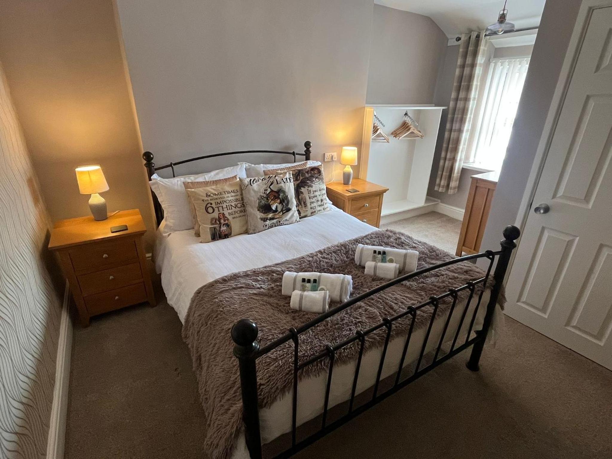 Double Room with Bath photo 1