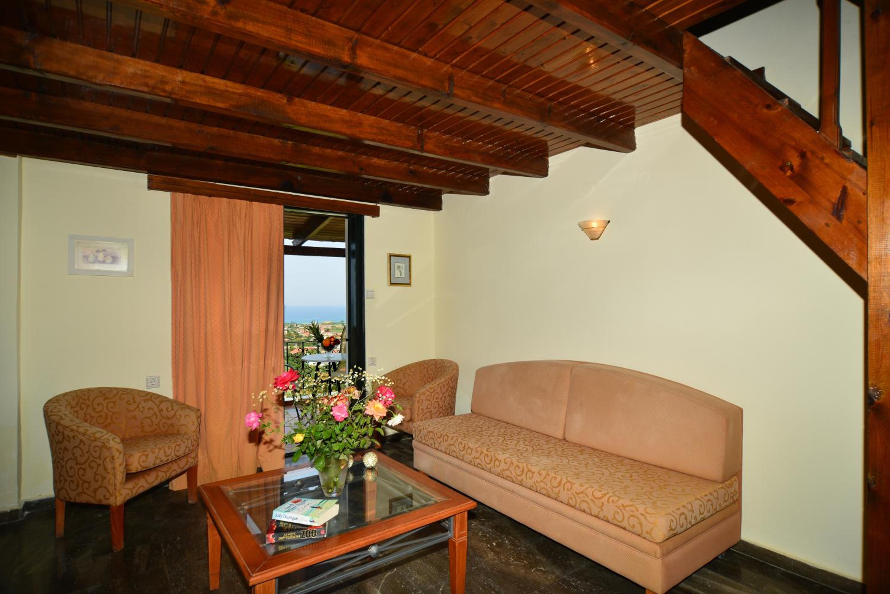 One-Bedroom Apartment - Photo 1