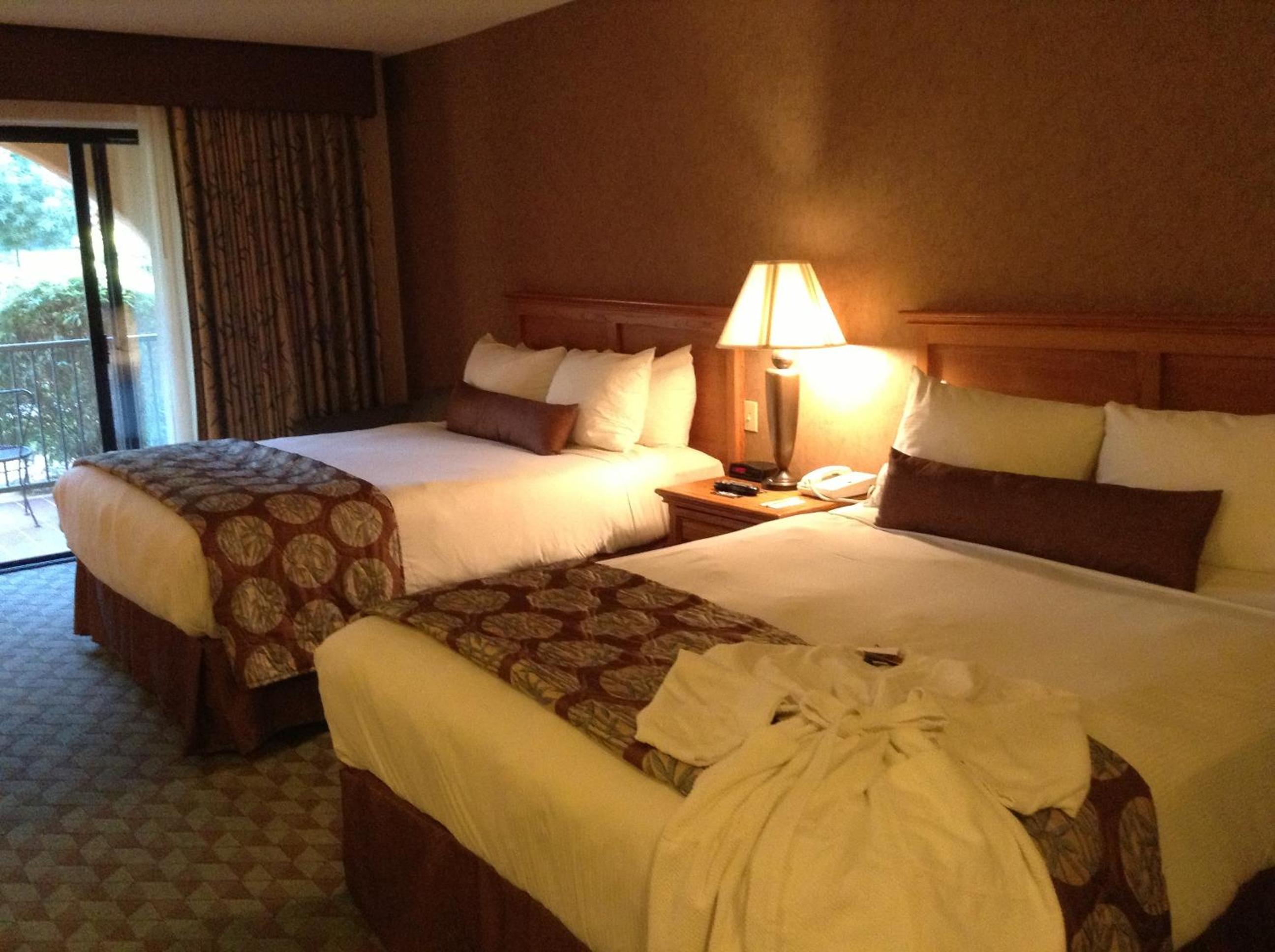 Queen Room with Two Queen Beds photo 1