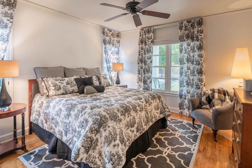 Three-Bedroom House photo 1