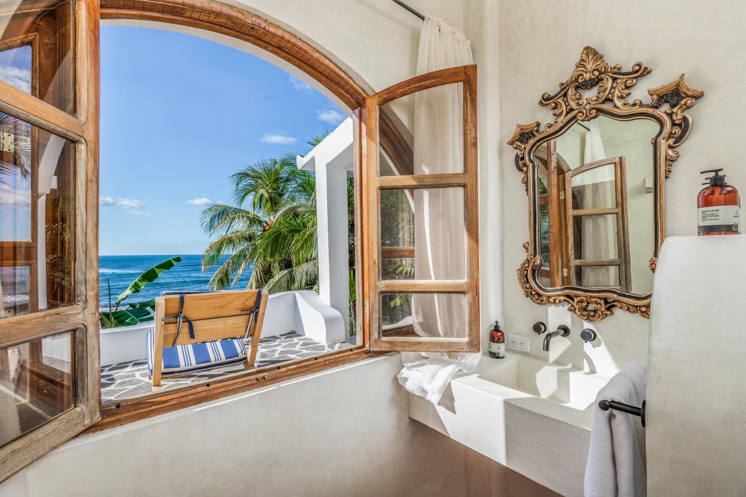 Family Room with Sea View photo 3