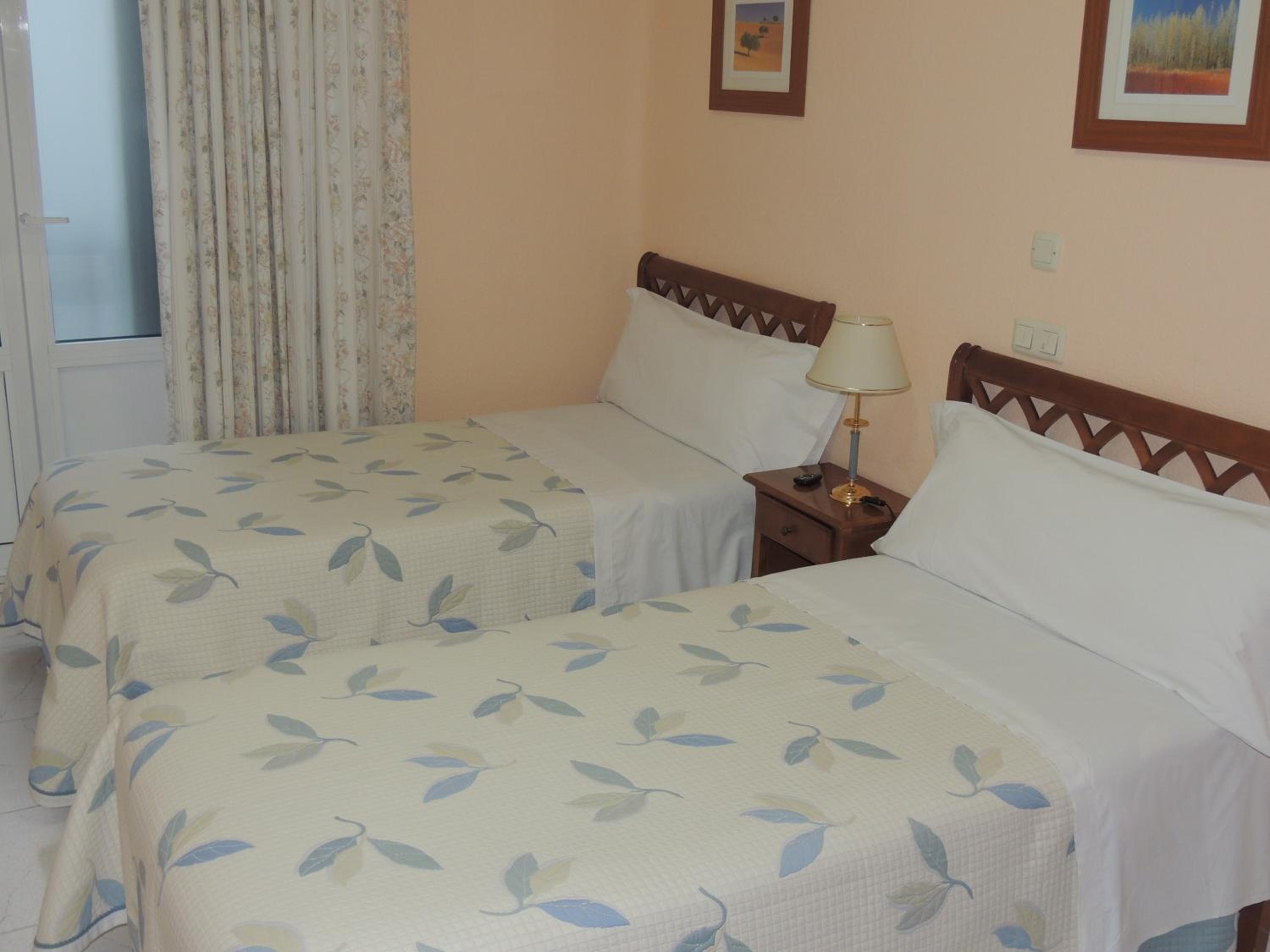 Double or Twin Room - Photo 2
