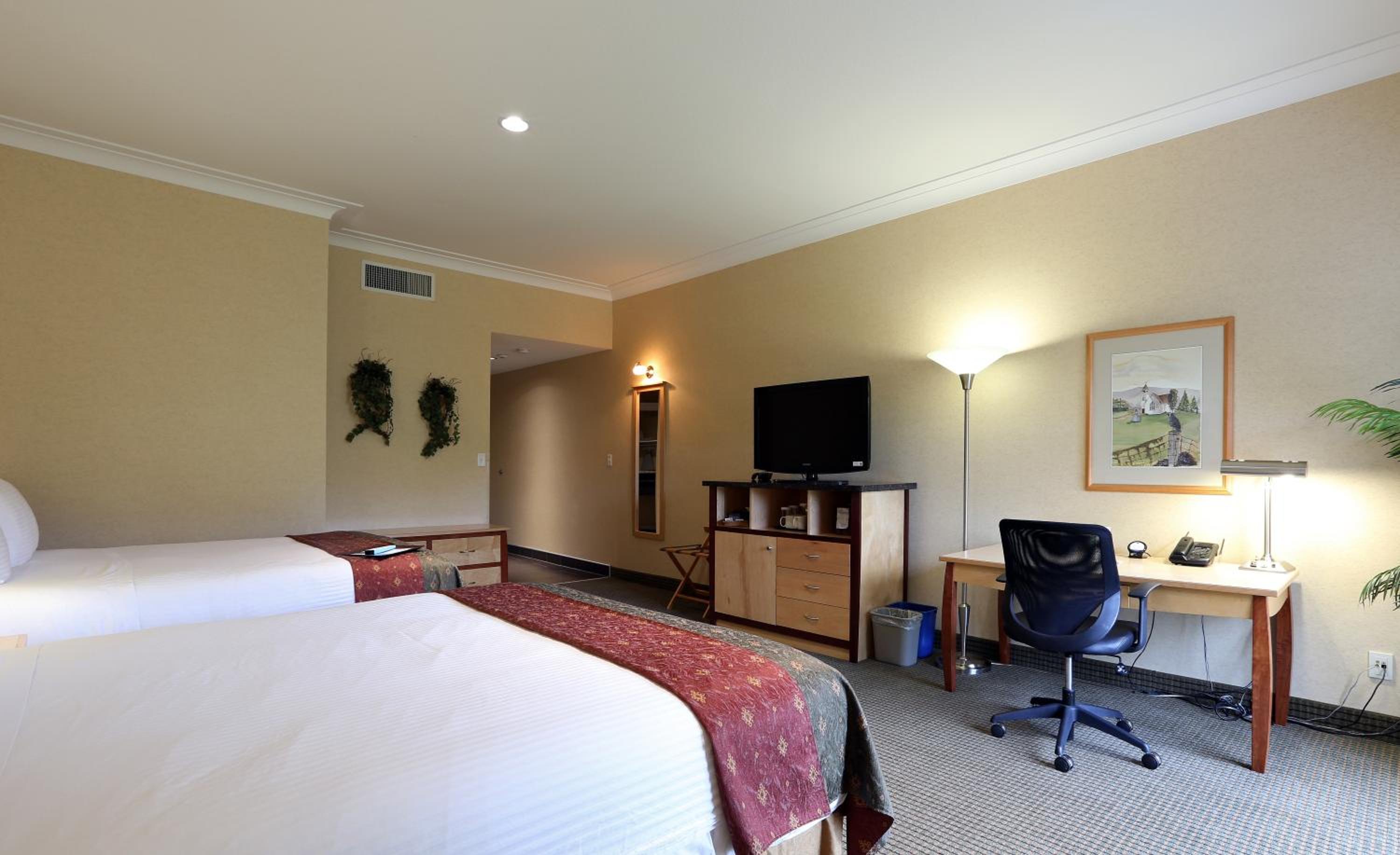 Deluxe Queen Room - Non-Smoking - Photo 6