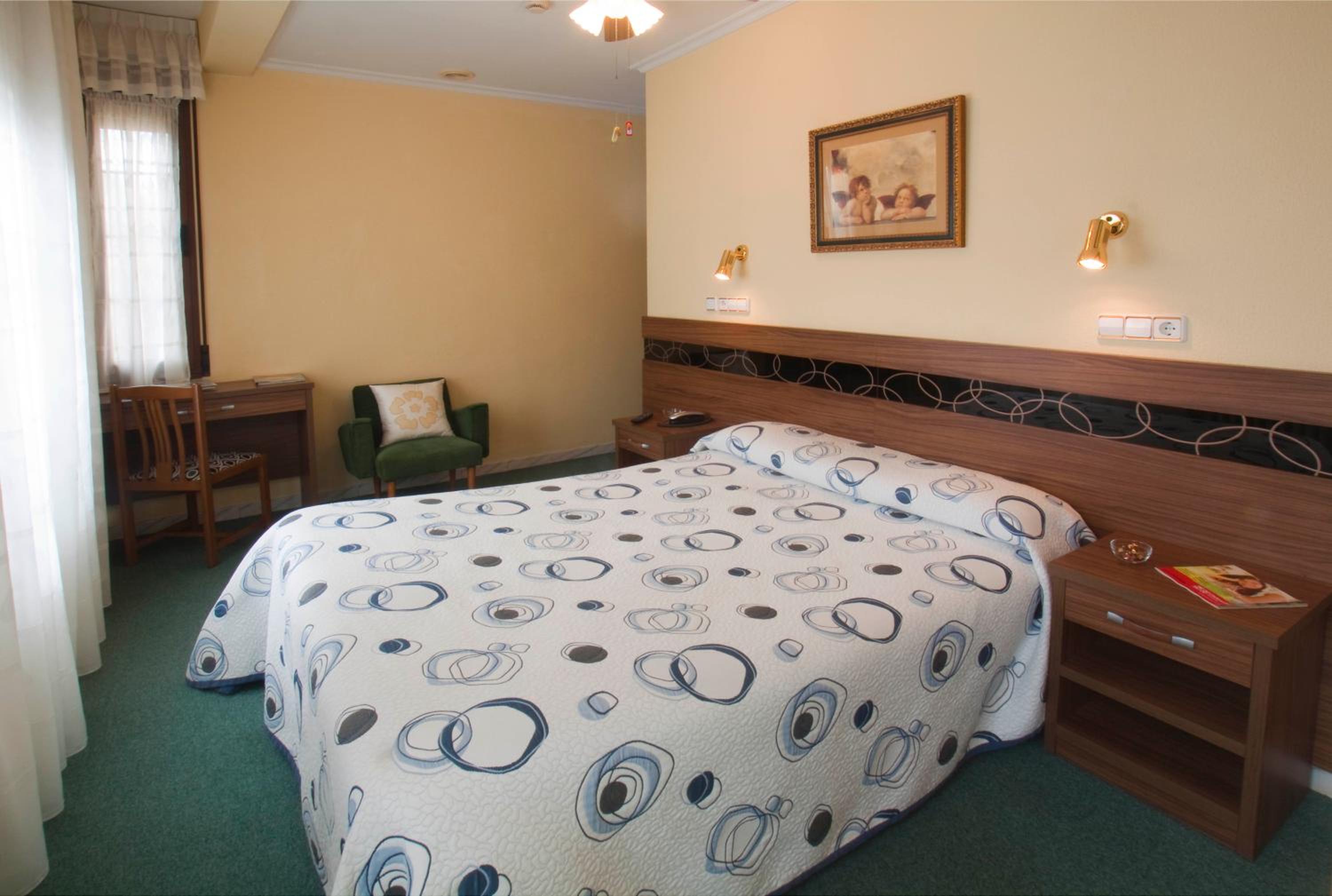 Habitación Estándar con Cama Queen