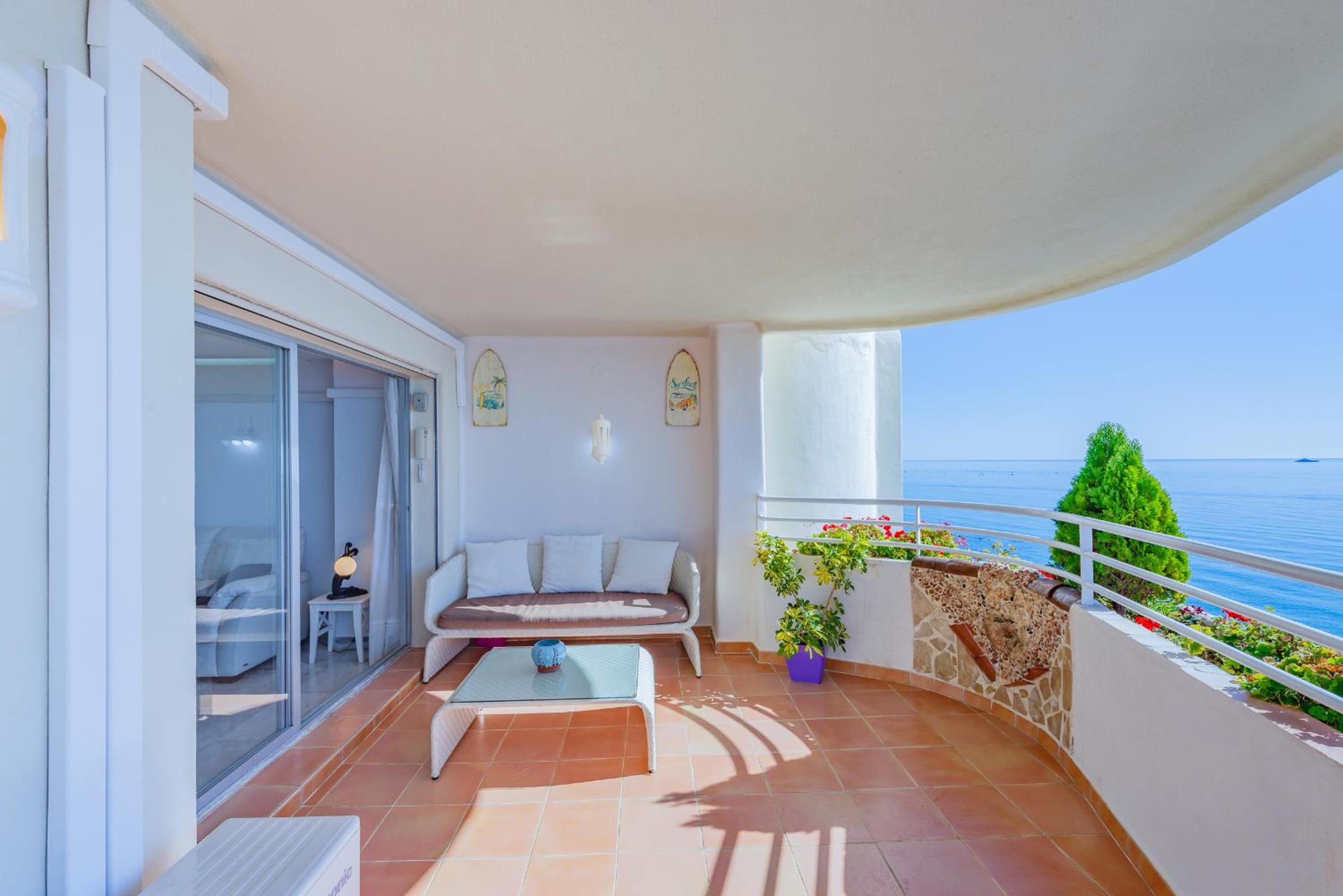 Apartment with Sea View - Photo 9