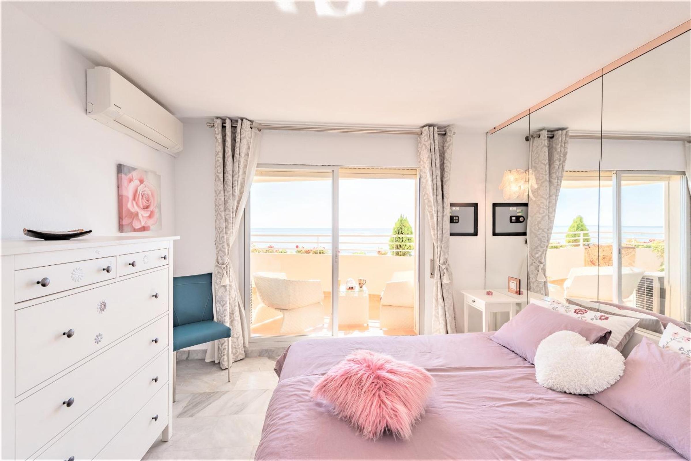 Apartment with Sea View - Photo 46