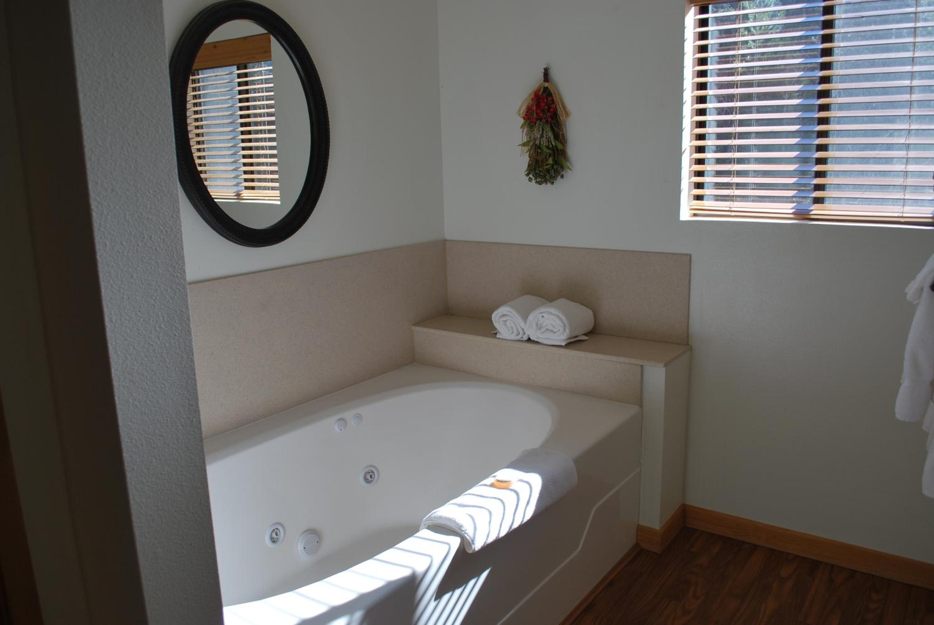 Resort Room - King Bed photo 3