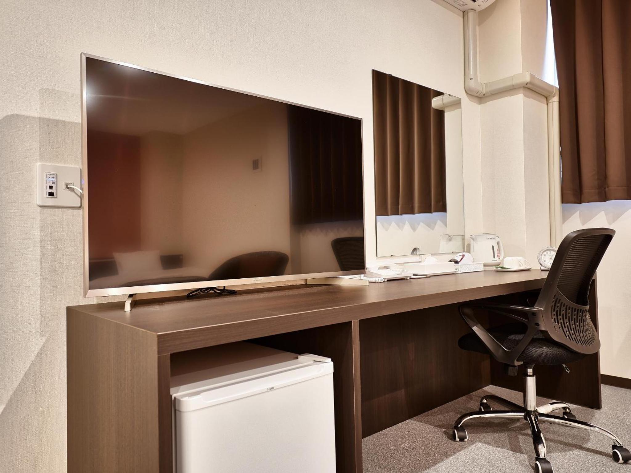 Twin Room - Photo 18