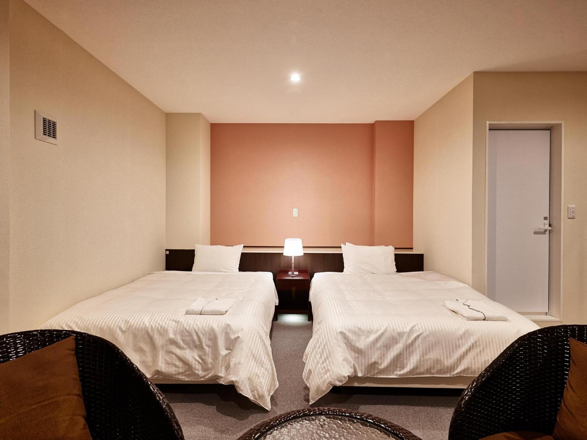 Twin Room - Photo 15