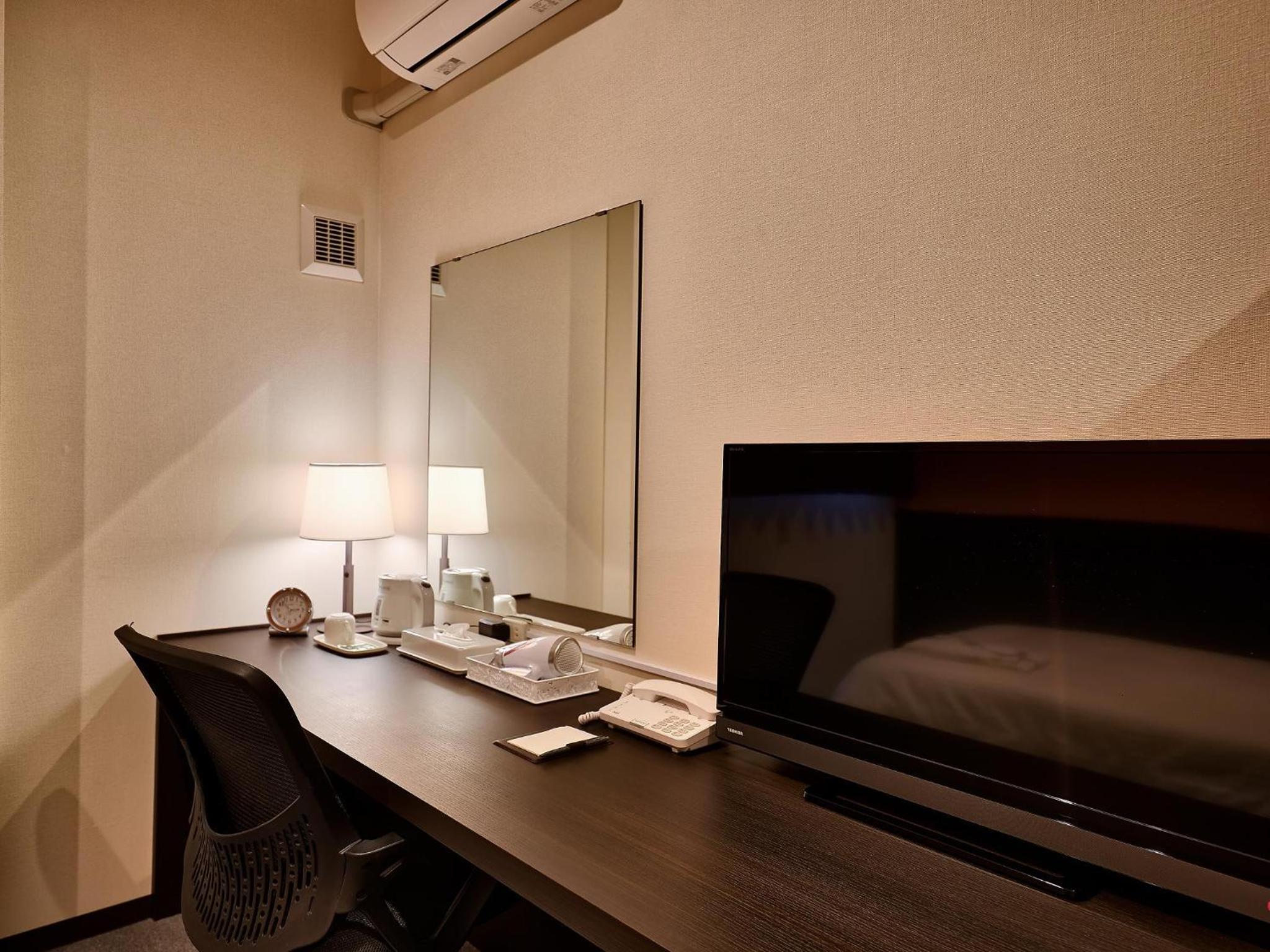 Economy Double Room - Photo 15
