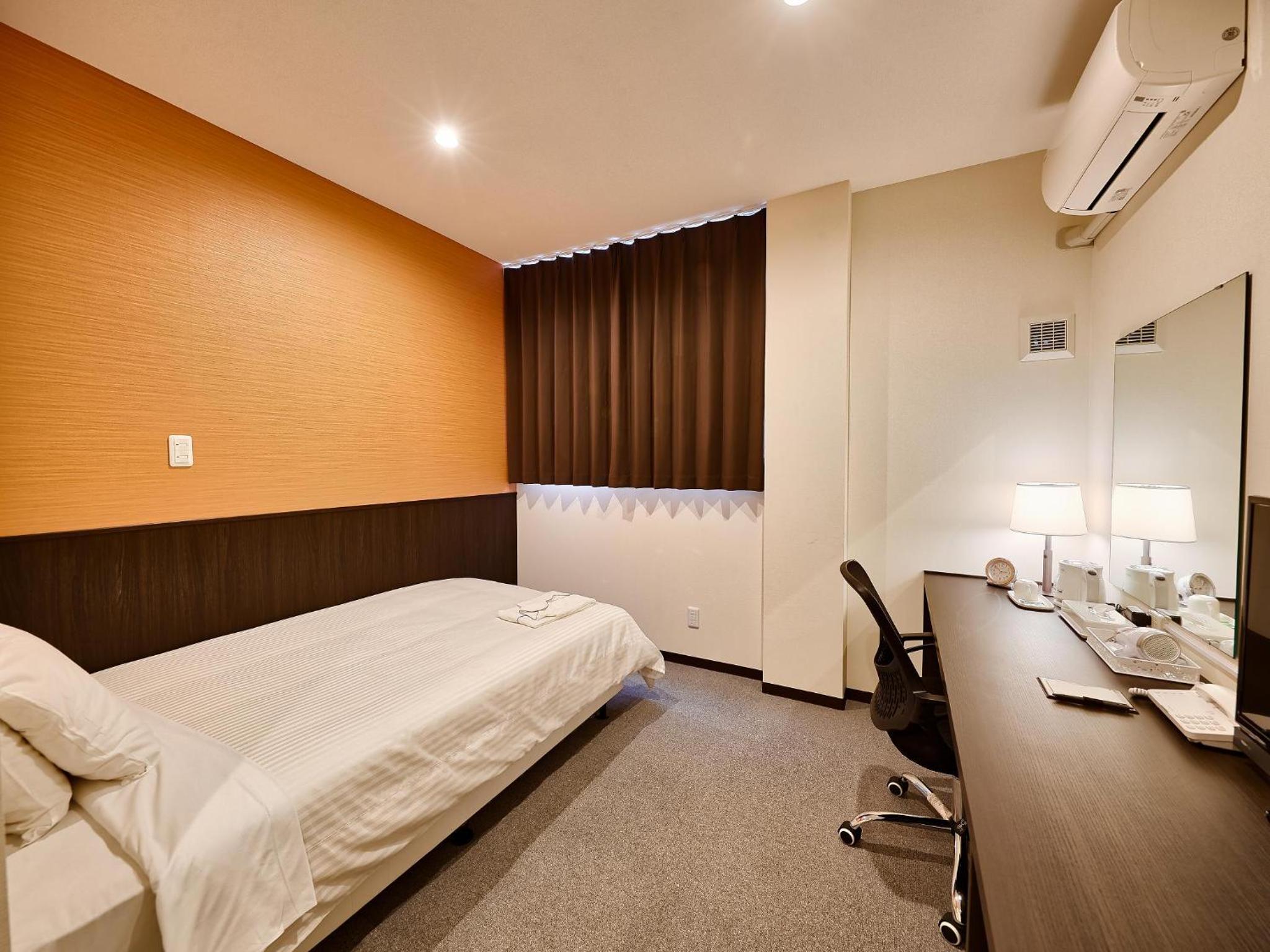 Economy Double Room - Photo 14