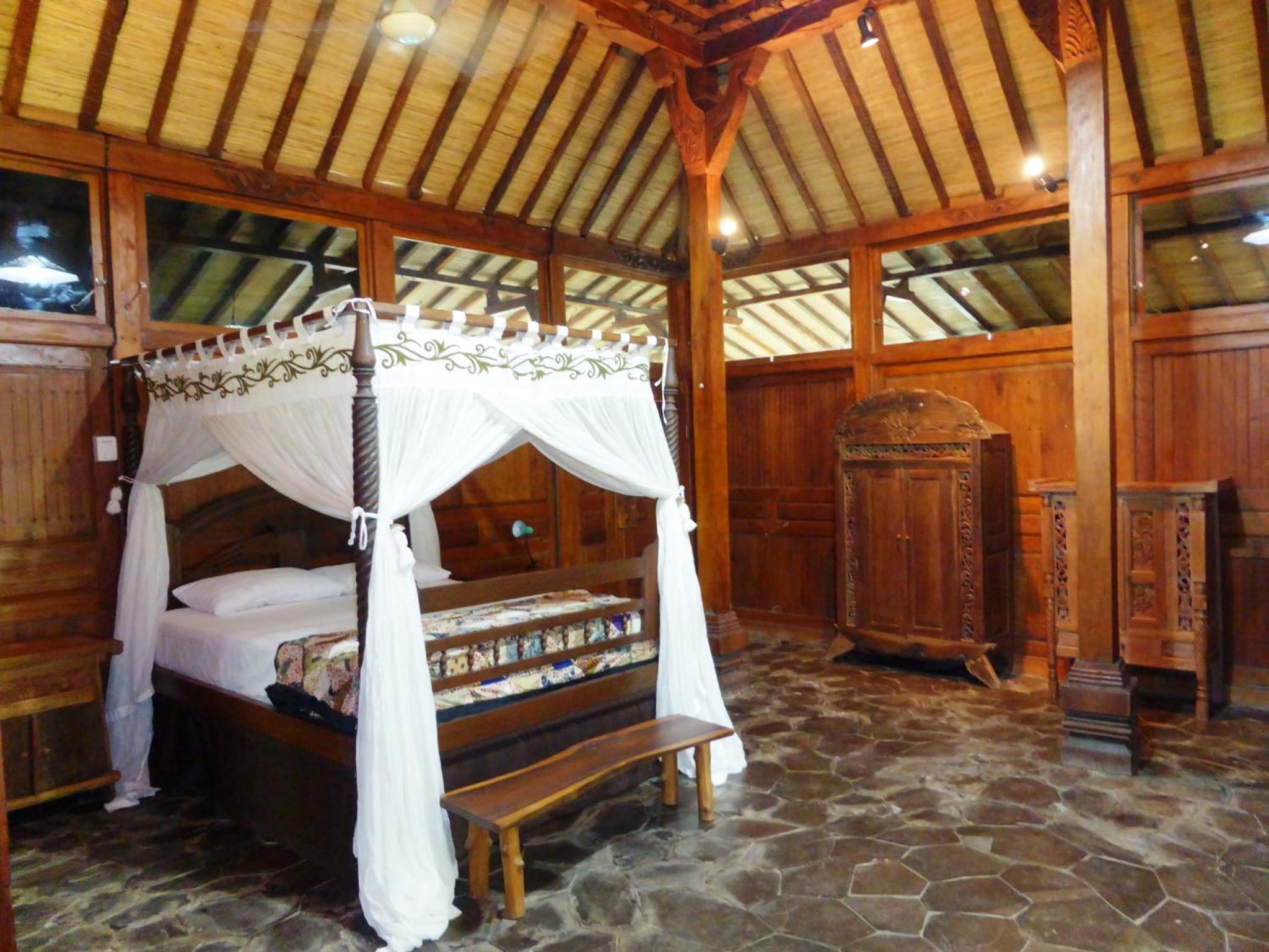 Villa With Garden View - Photo 1