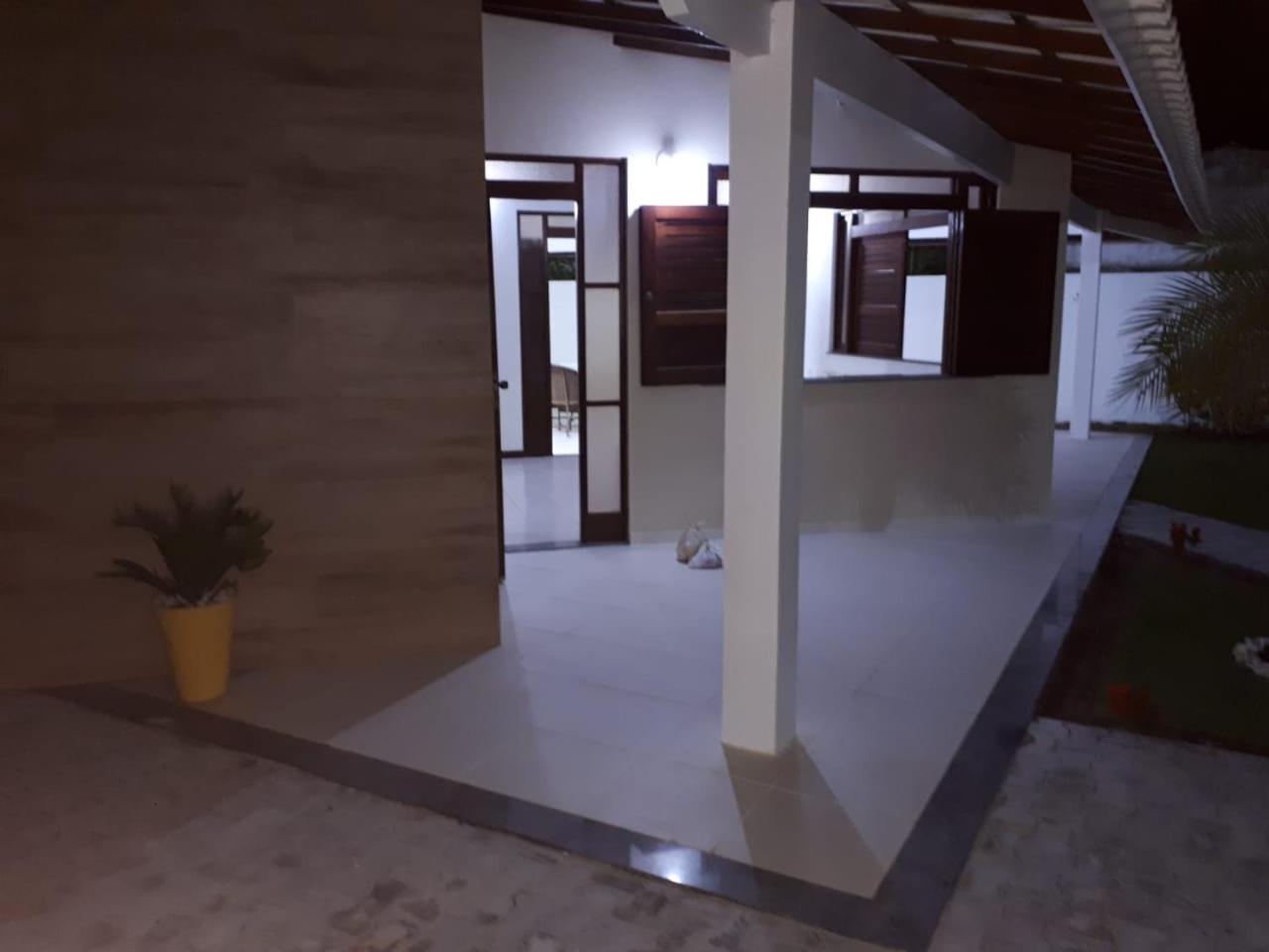 Five-Bedroom House photo 2