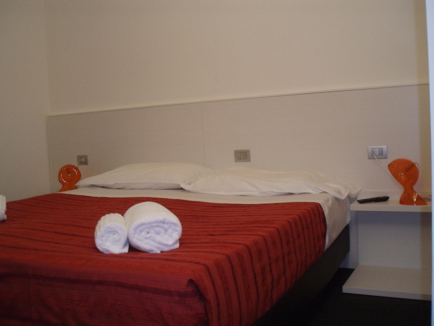 Double or Twin Room - Photo 6