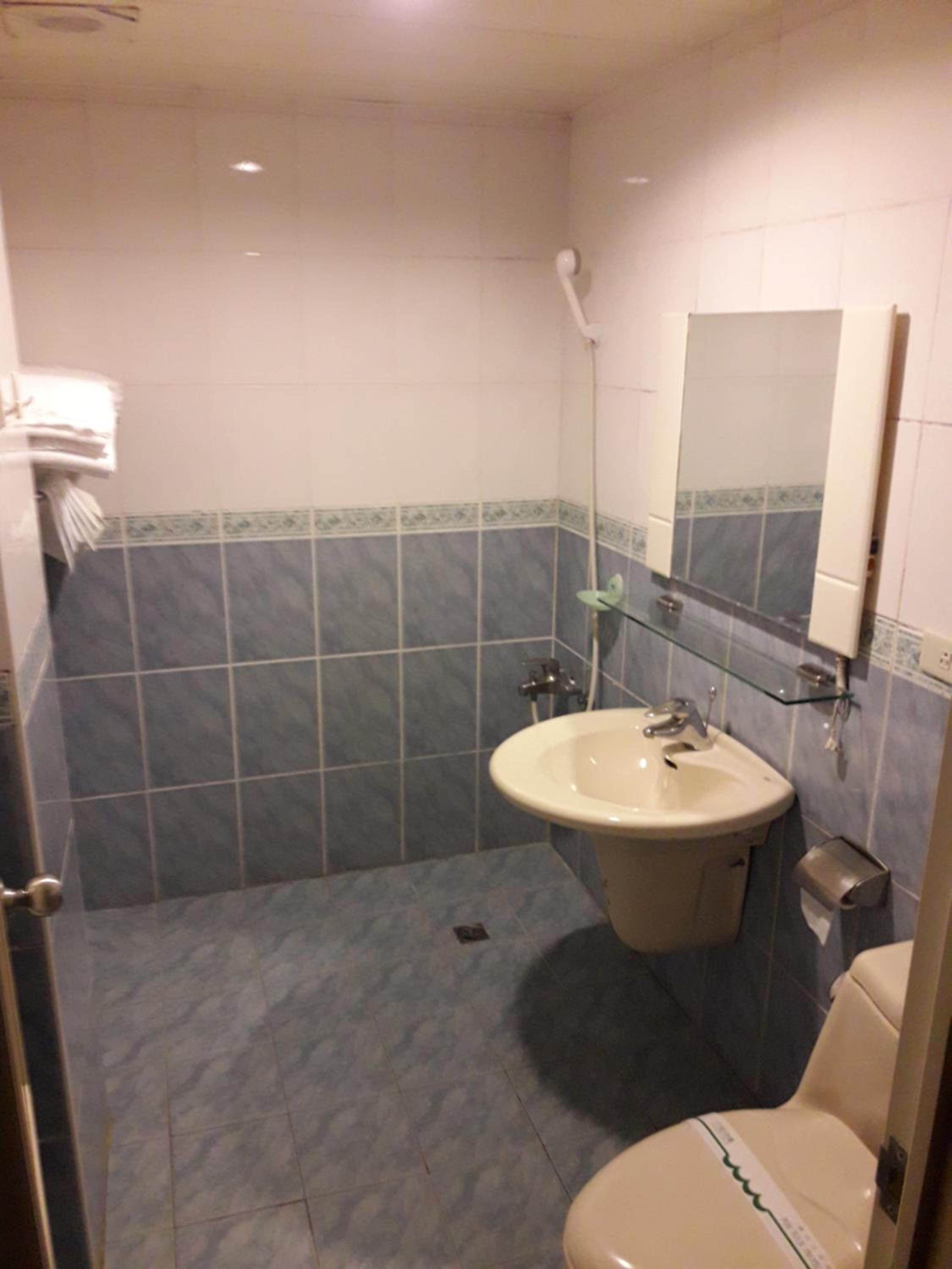 Family Room with Private Bathroom photo 3