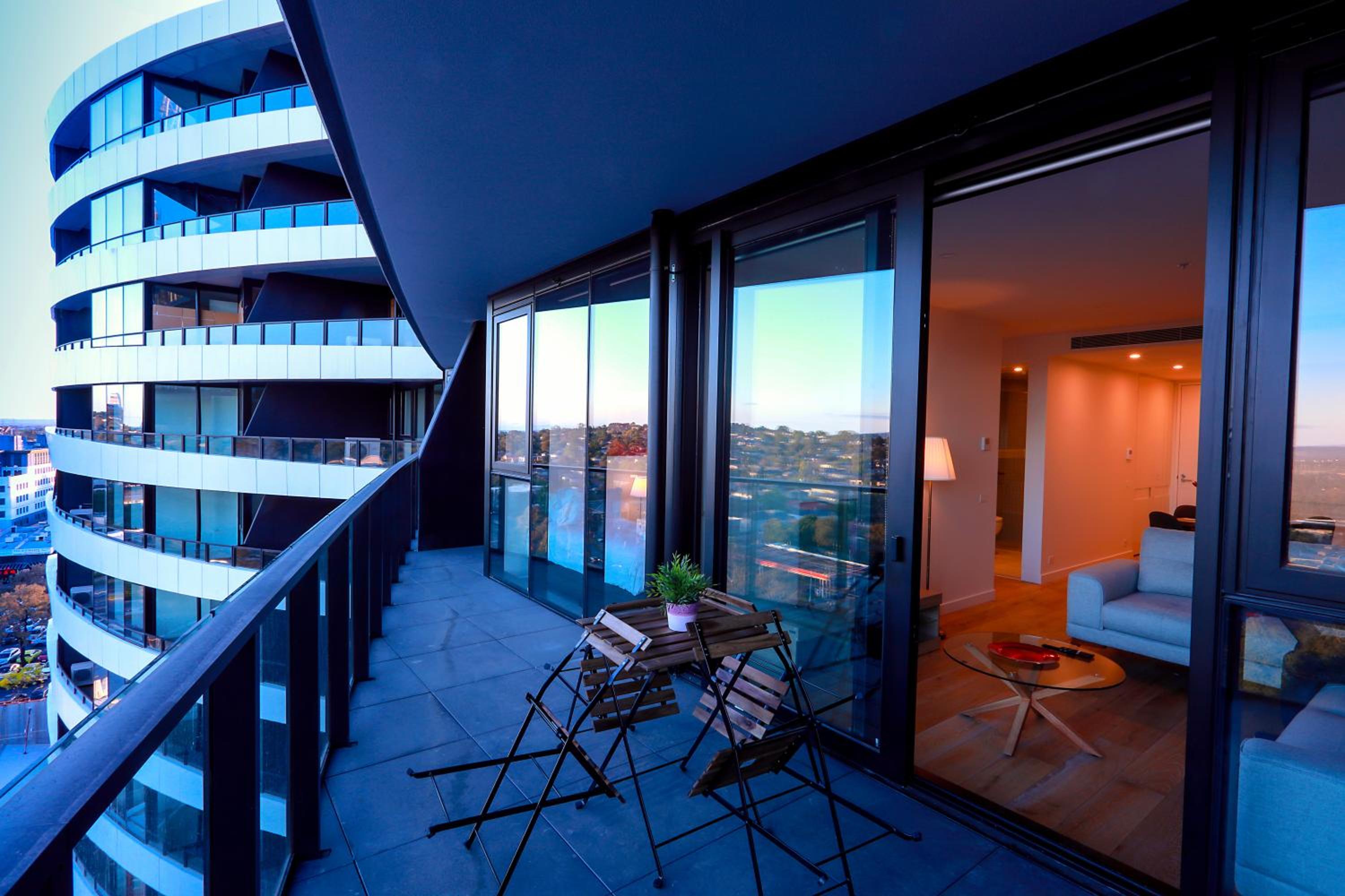 Superior Two Bedroom Apartment @Galleria