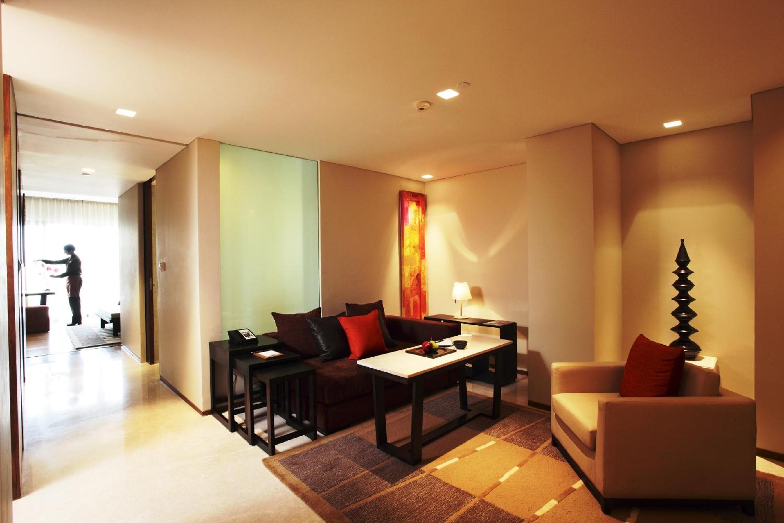 Deluxe Suite - Enjoy Happy Hours with 1+1 offer on Alcoholic Beverage photo 2
