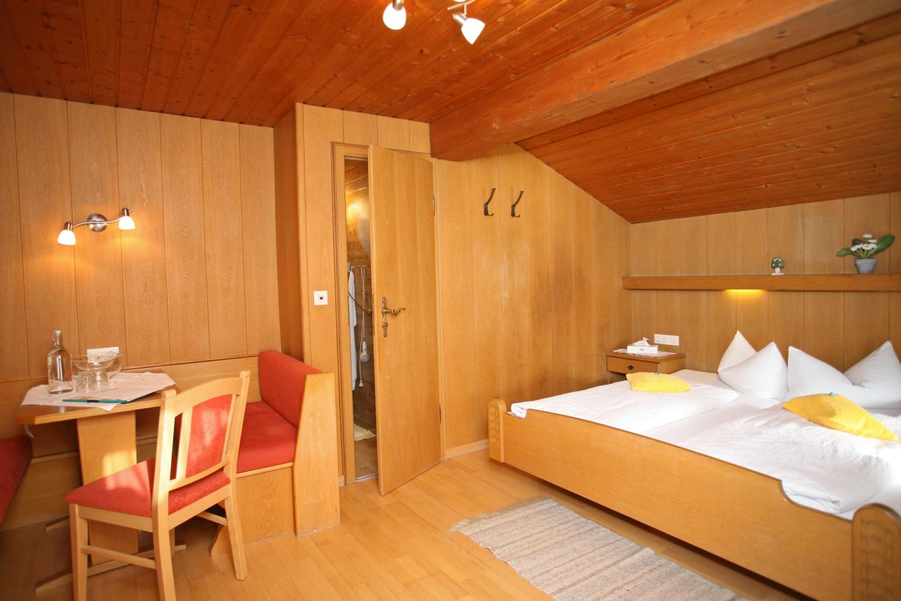 Economy Double Room photo 1