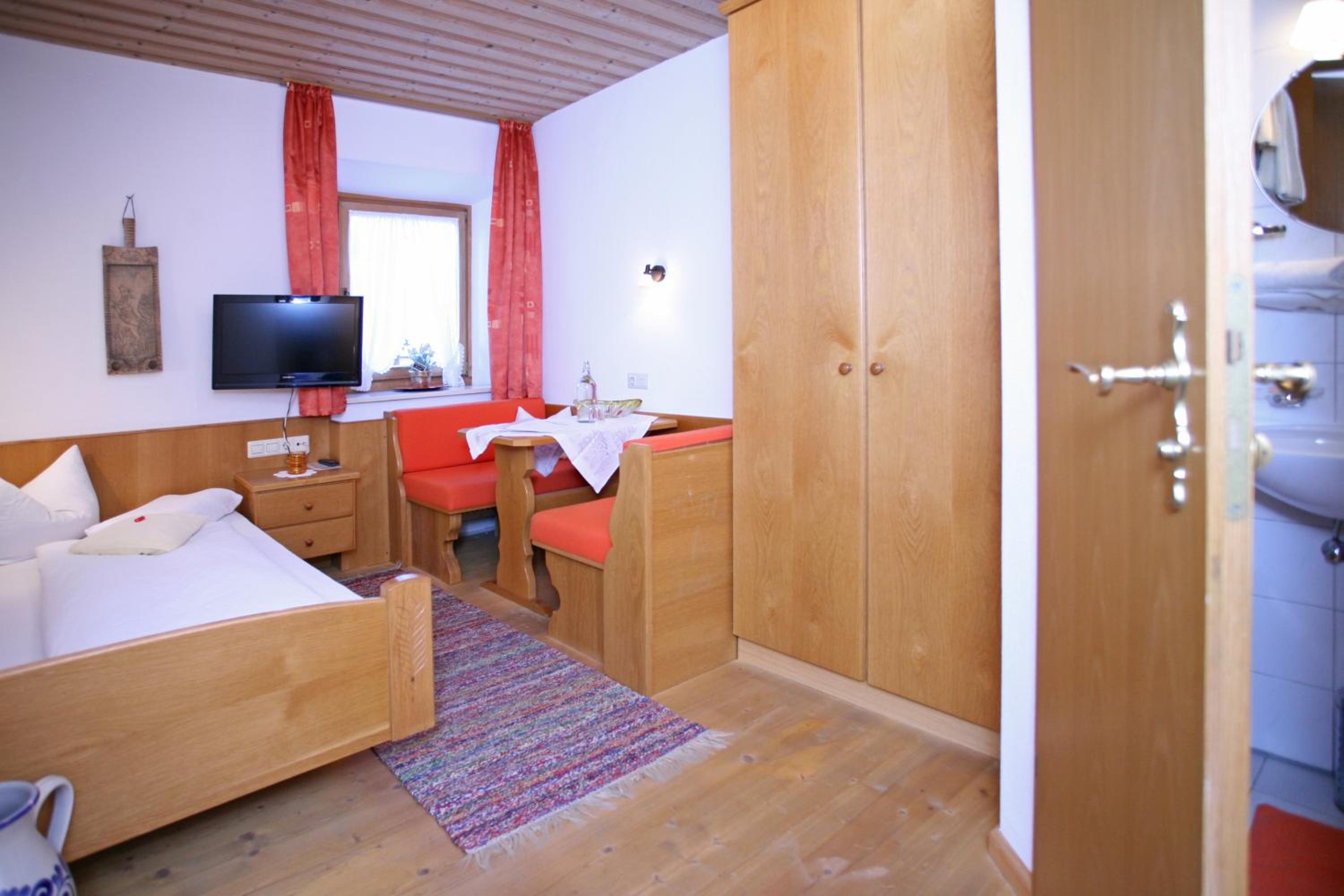 Standard Single Room photo 3