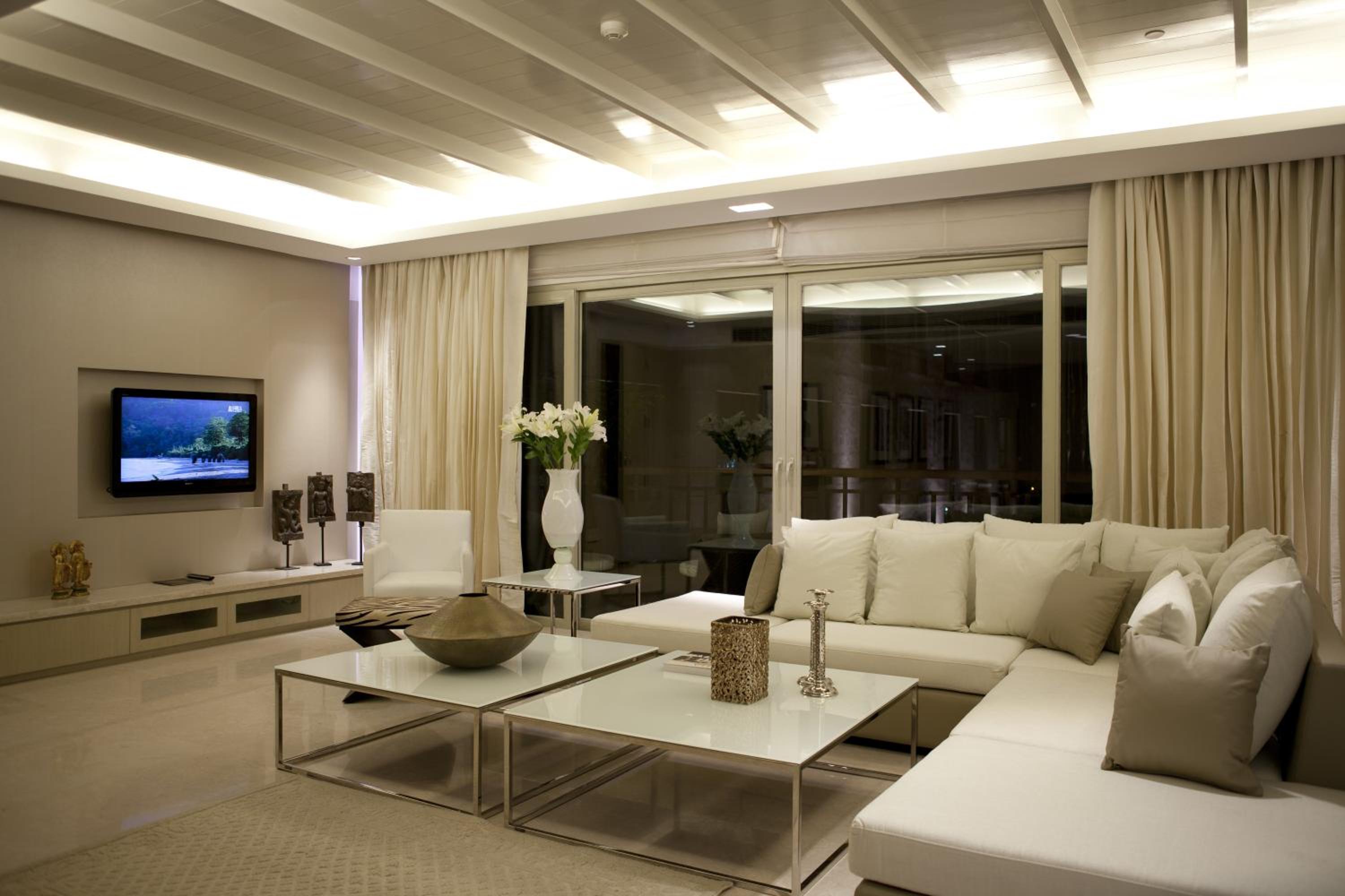 Luxury Suite - Photo 8