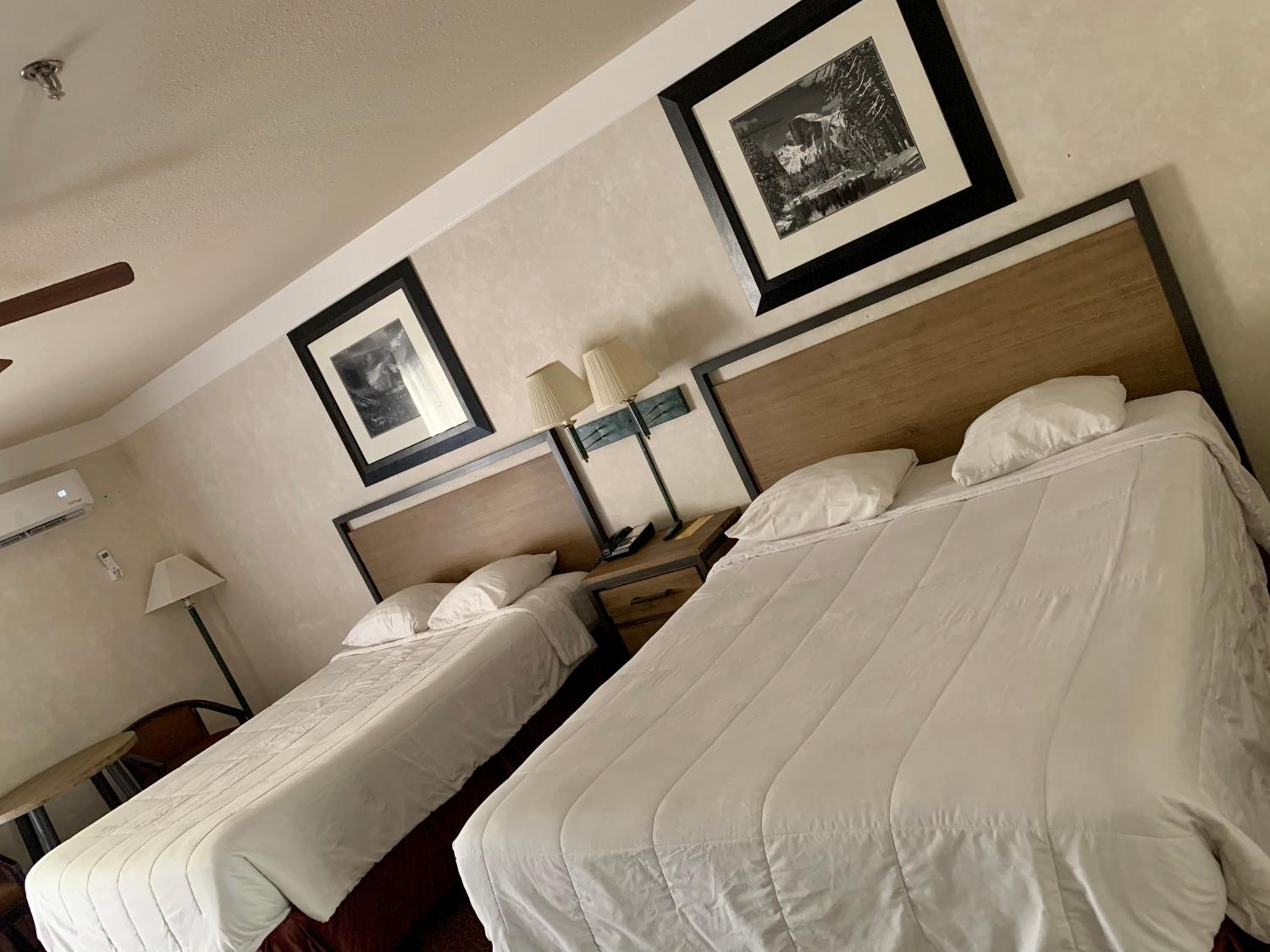 Queen Room with Two Queen Beds with Mountain View - Photo 2