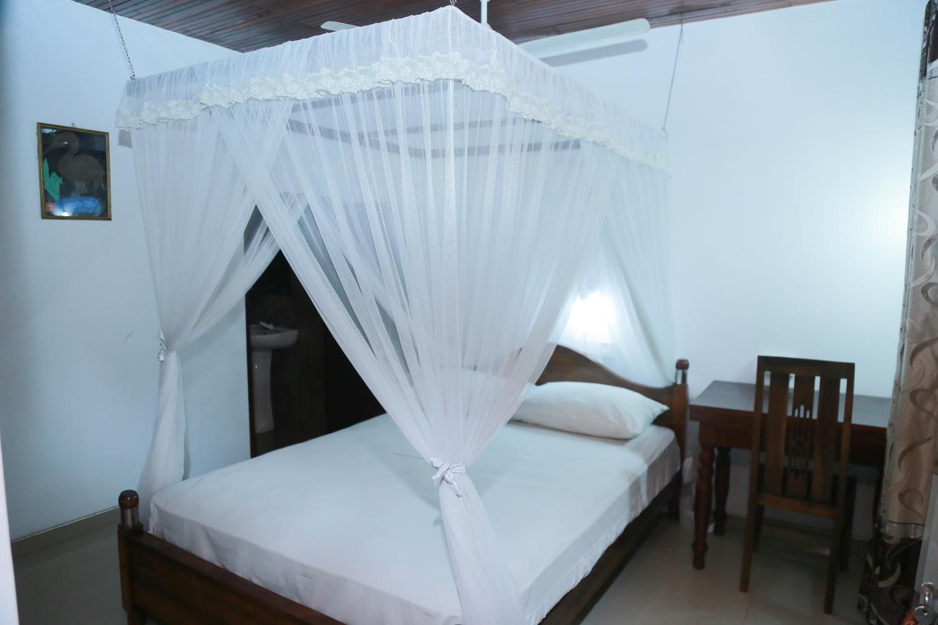 Small Double Room photo 1