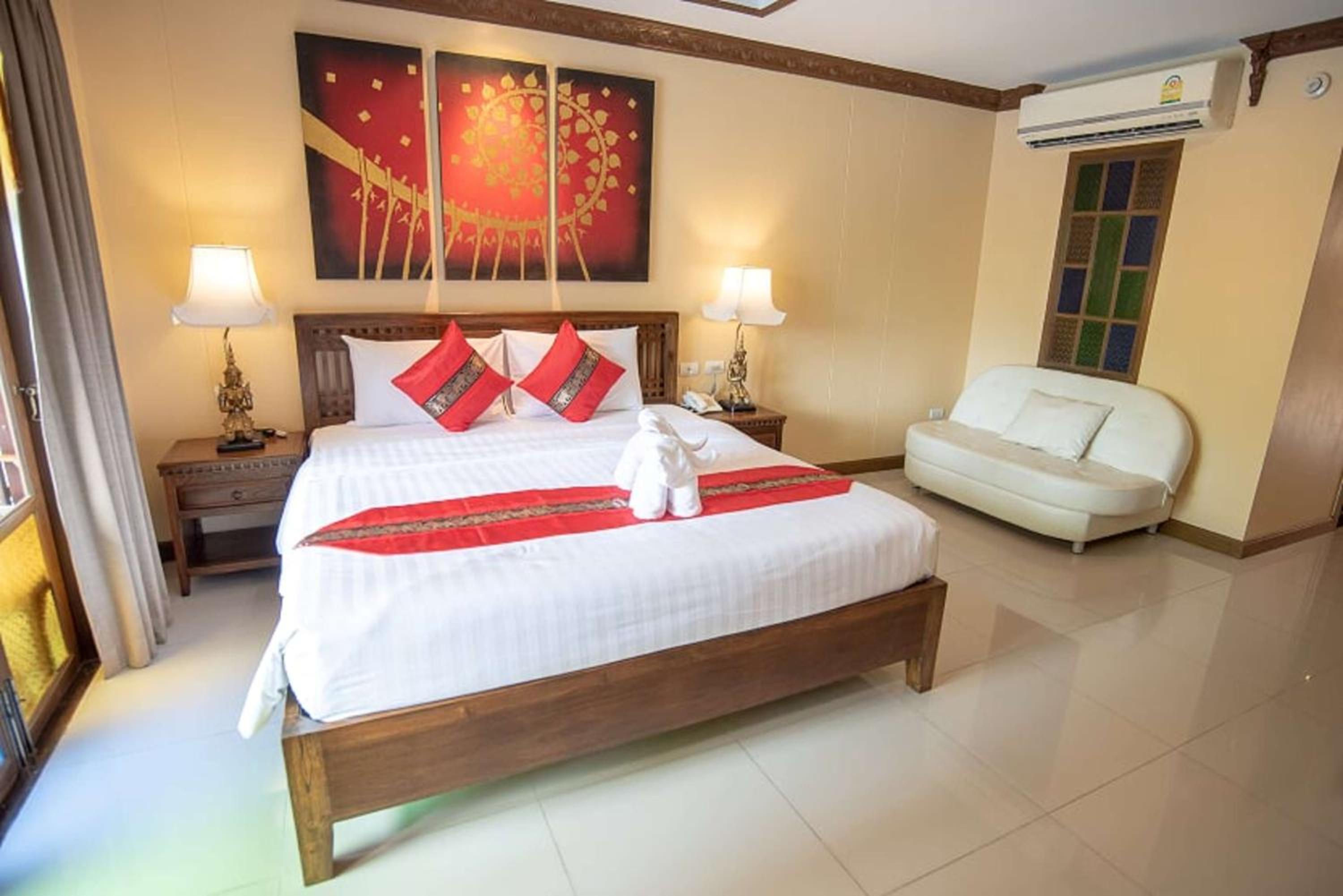 Deluxe King Room - Photo 1