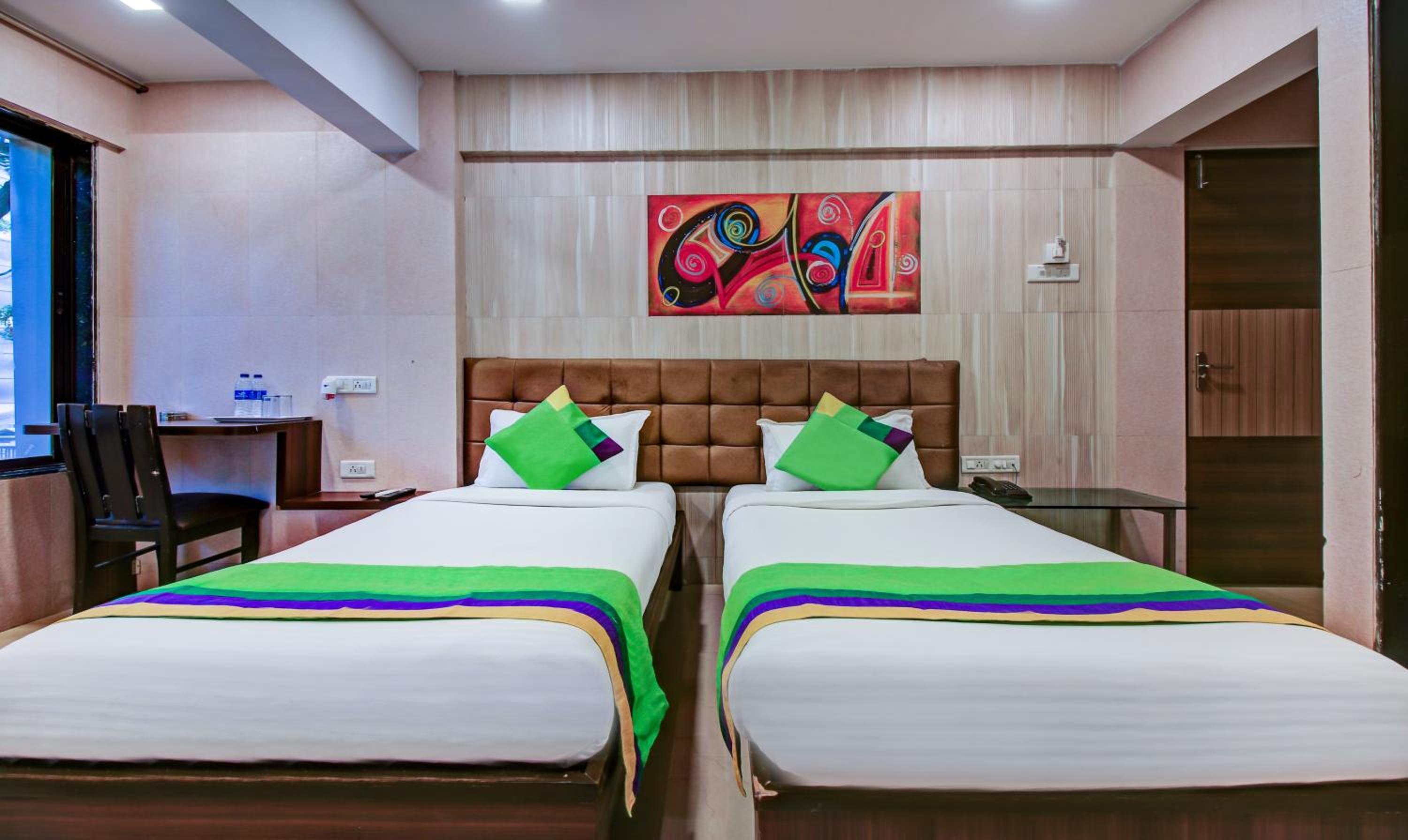 Standard Double Room - Photo 13