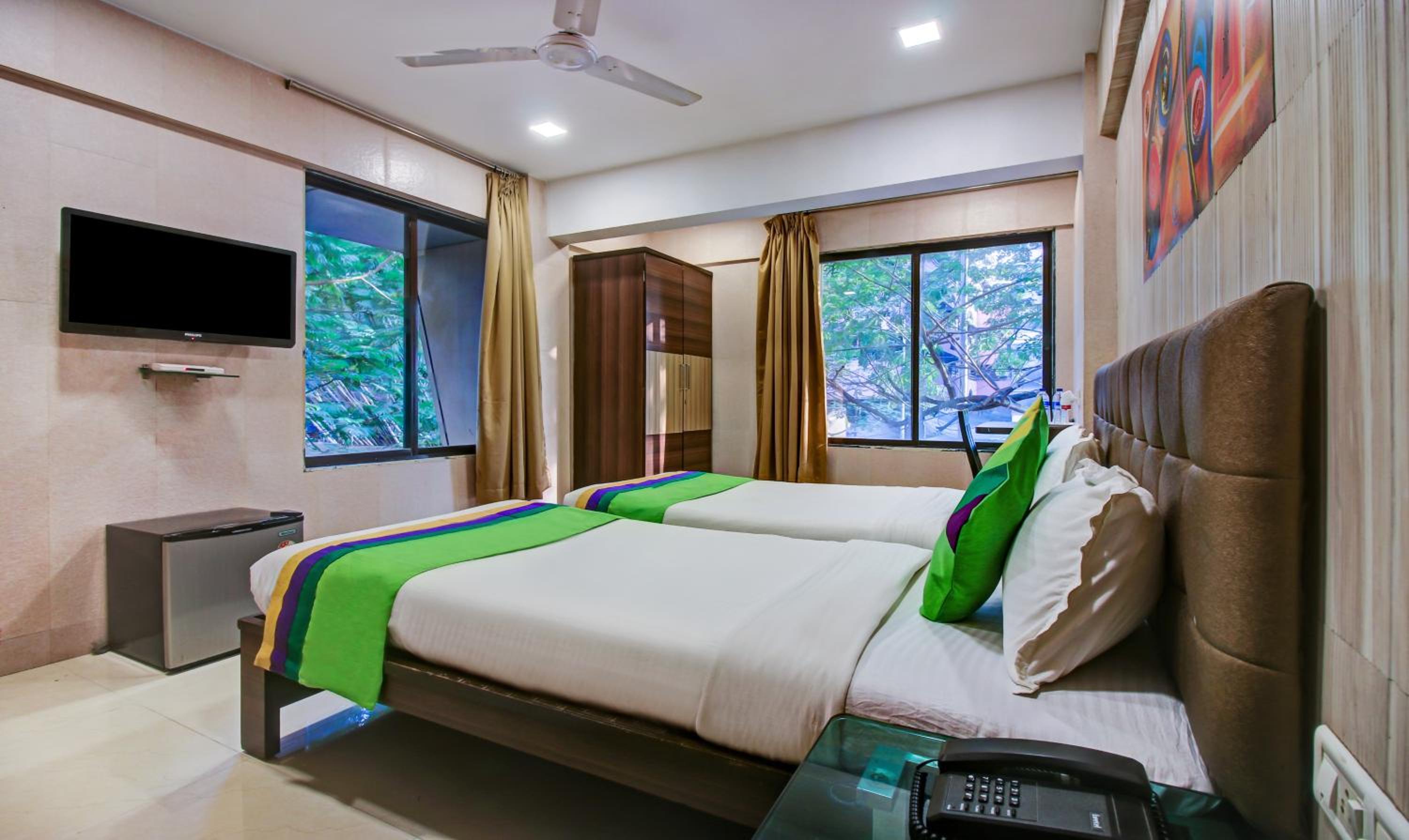 Standard Double Room - Photo 11