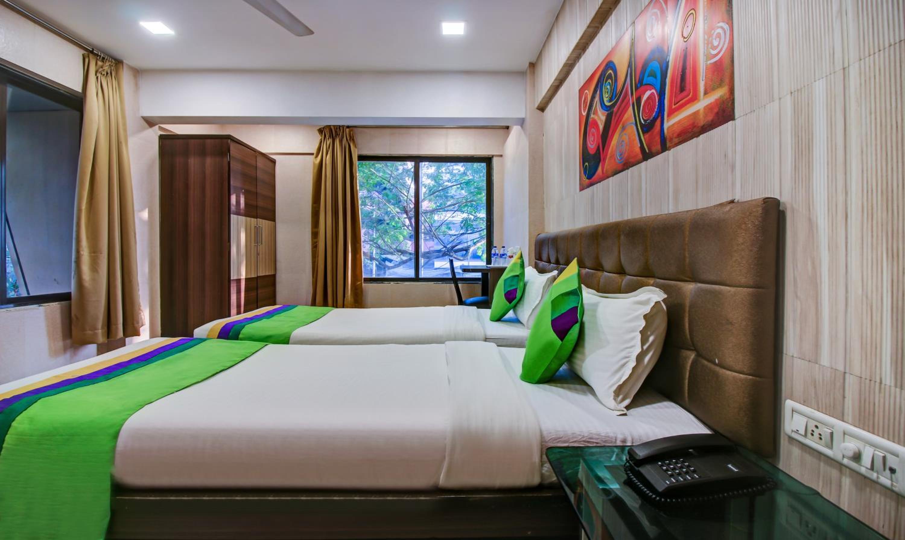 Standard Double Room - Photo 12