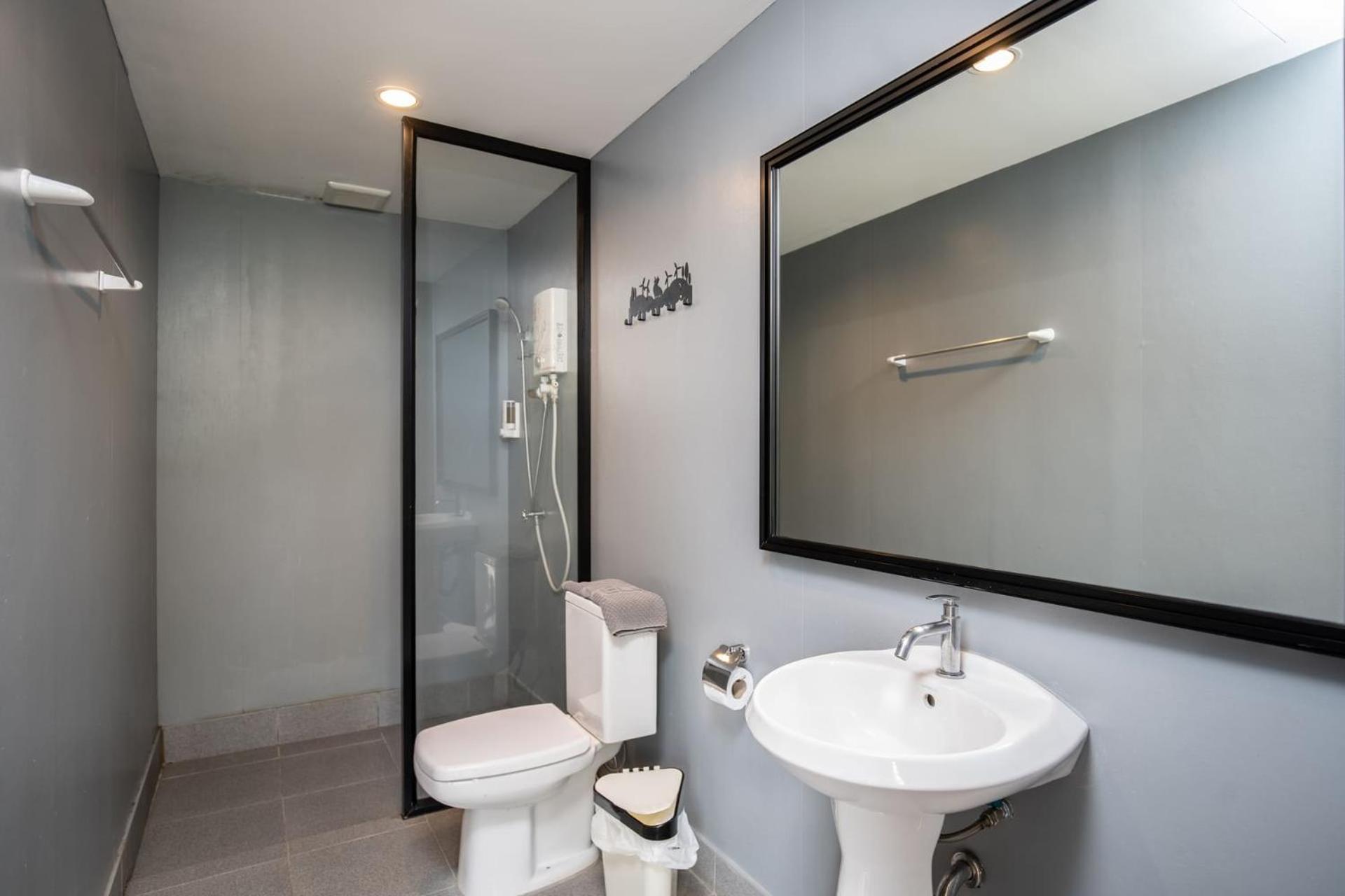Economy Double Room - Photo 6