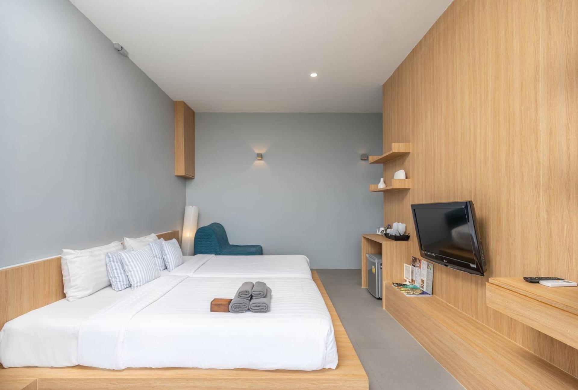 Deluxe Double Room with Balcony - Photo 1