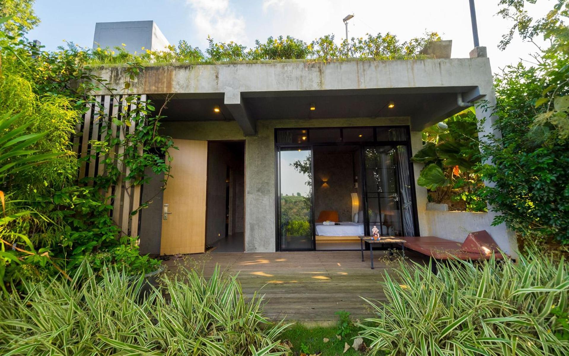 Deluxe Double Room with Balcony - Photo 5