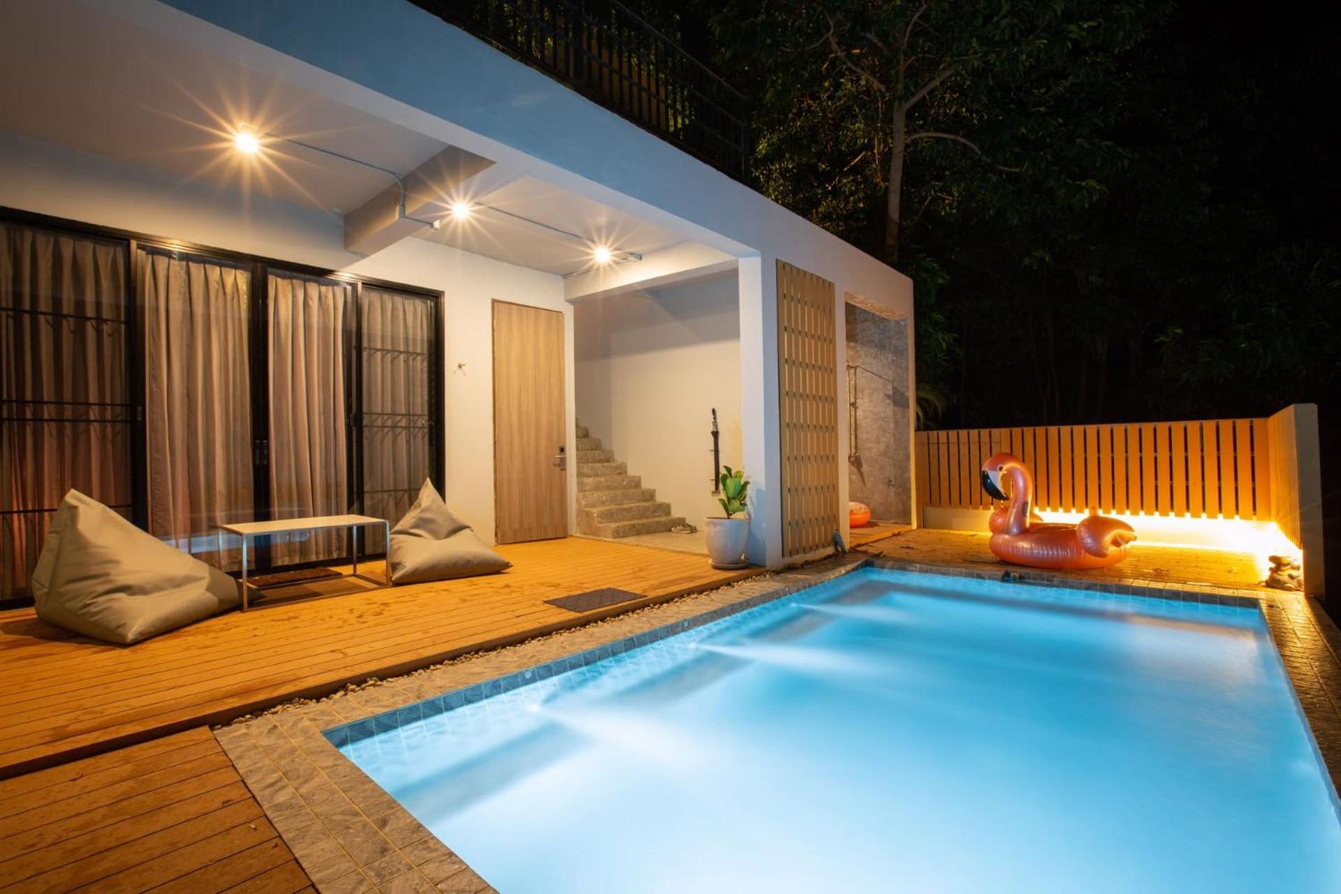 Suite with Private Pool - Photo 15