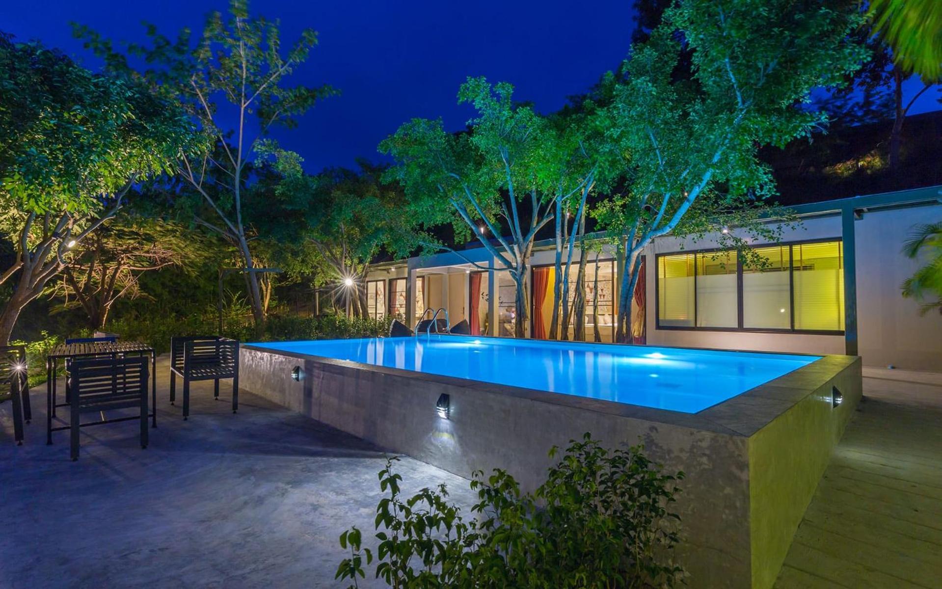 Villa with Private Pool - Photo 19