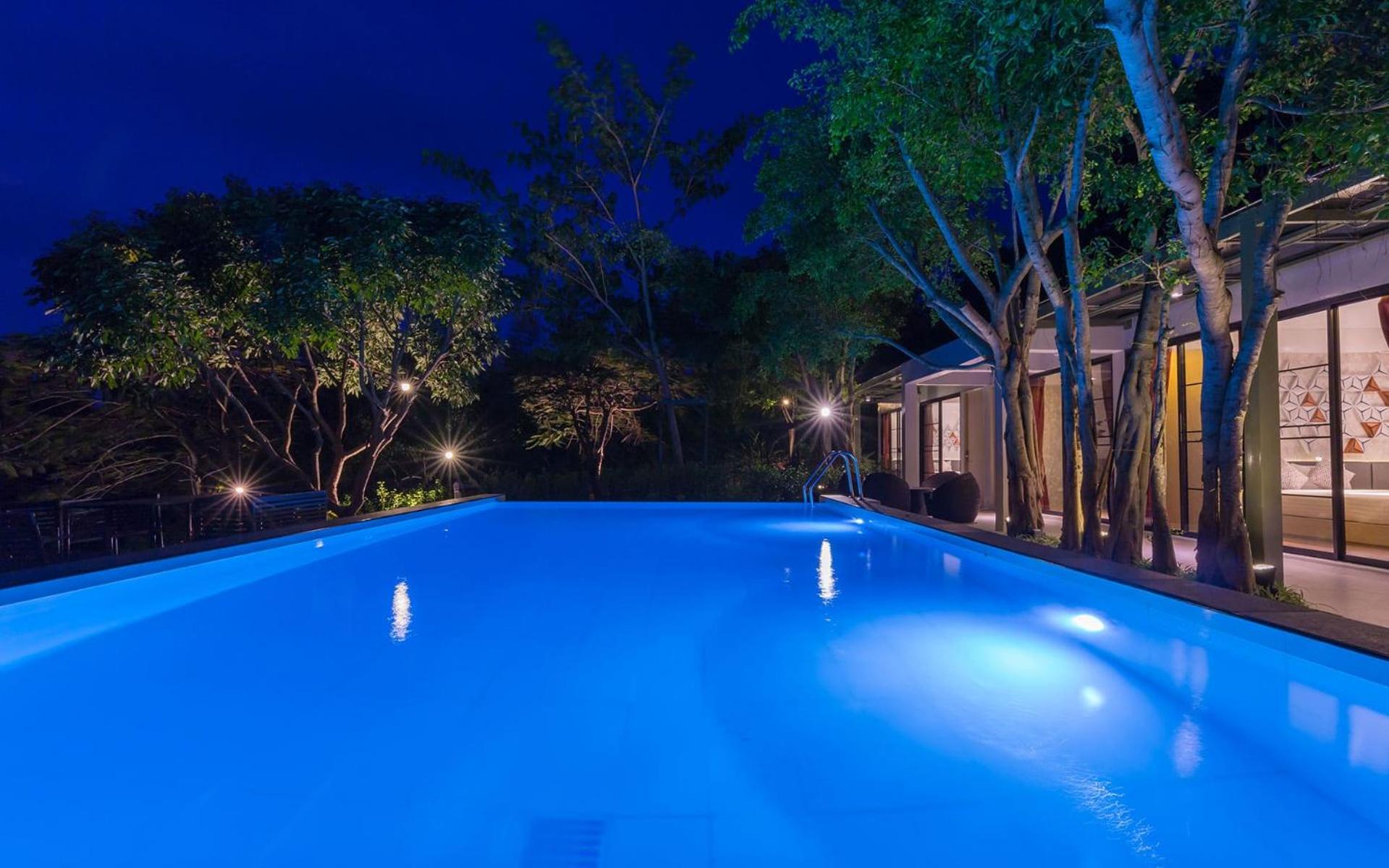 Villa with Private Pool - Photo 17