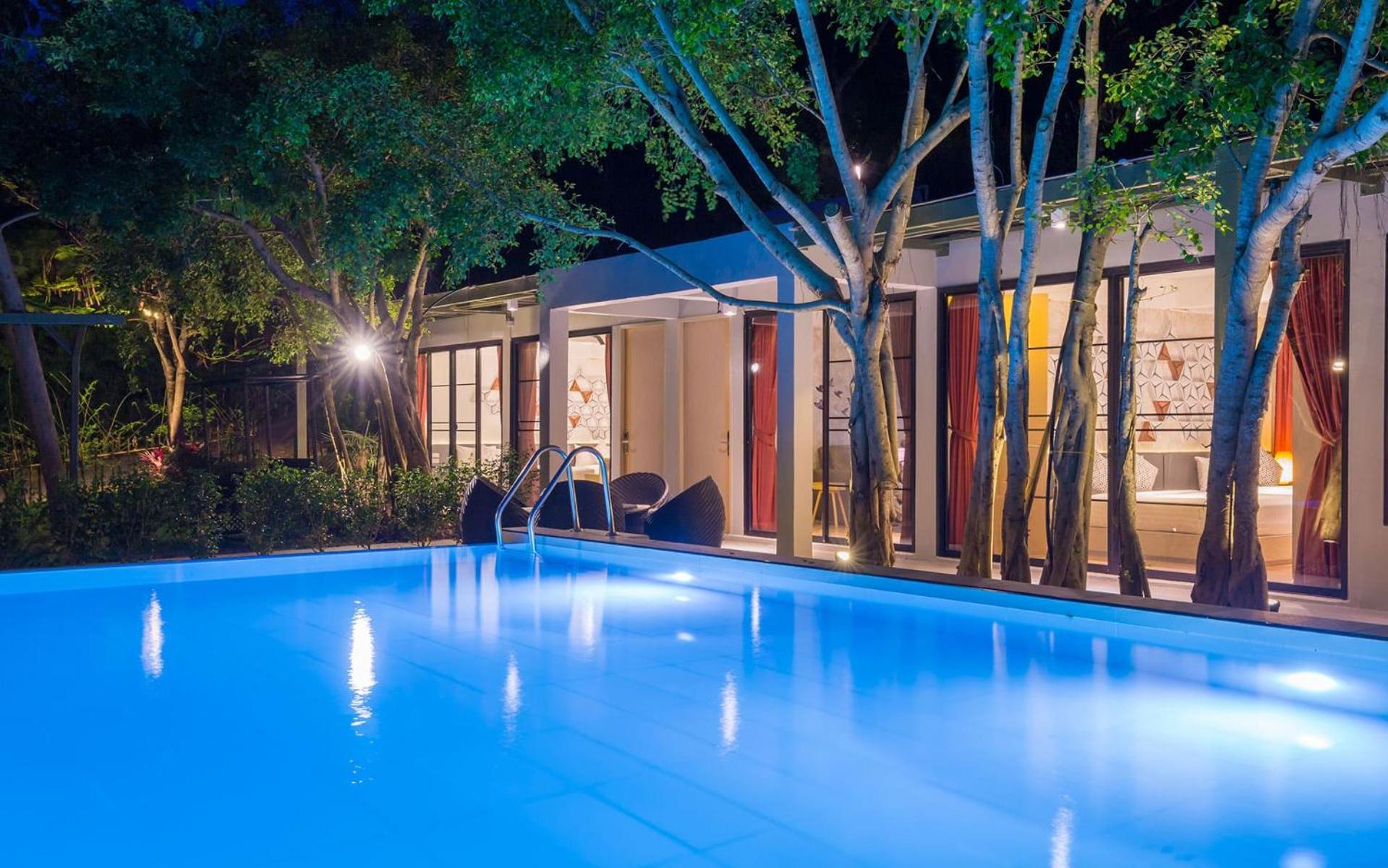 Villa with Private Pool - Photo 15